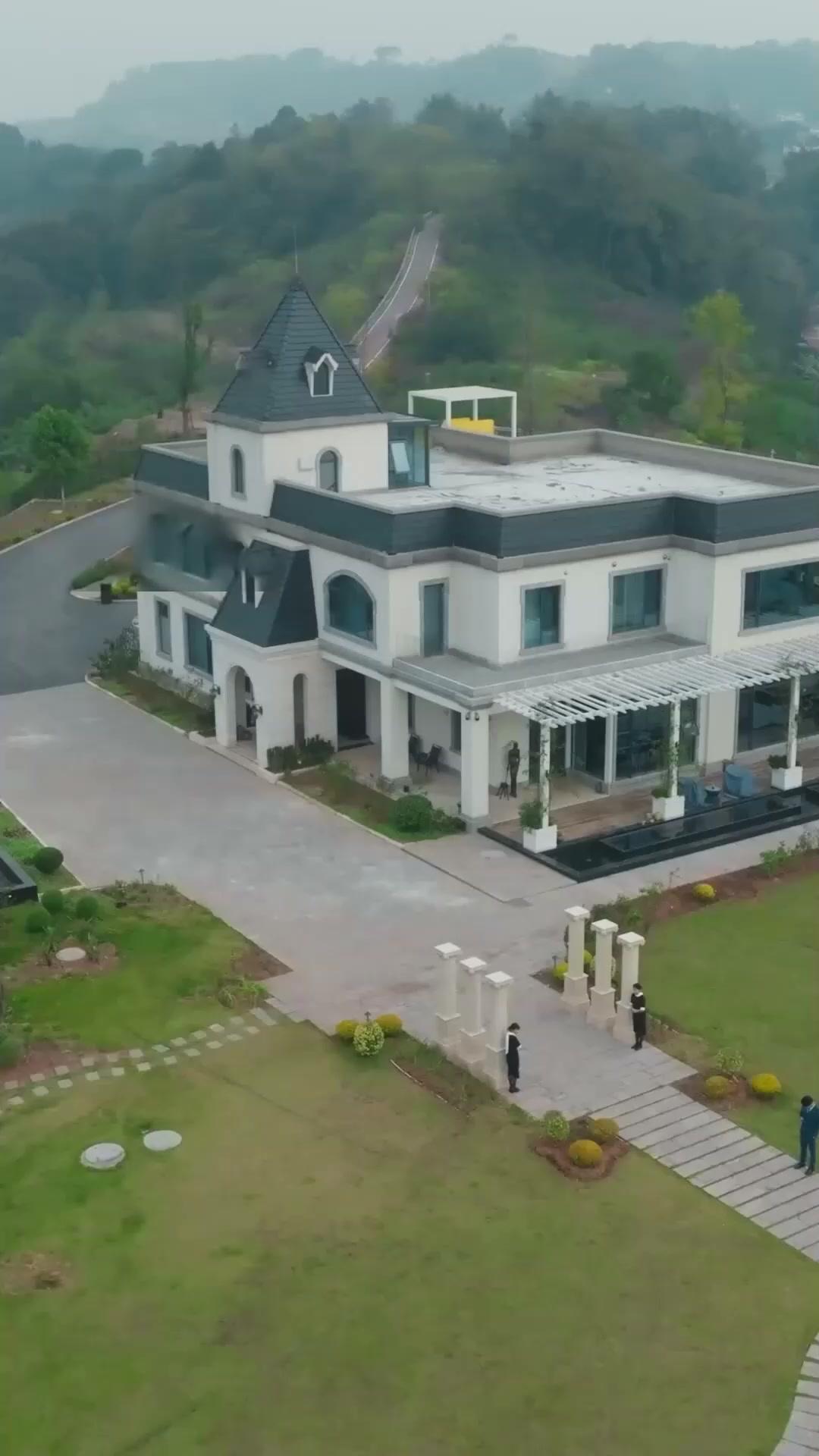 L'Eredità della Menzogna