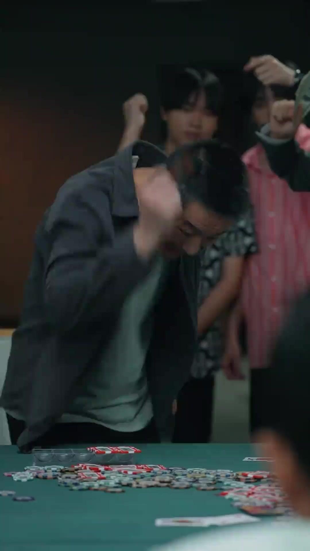 (พากย์เสียง) ความลับบนโต๊ะพนัน