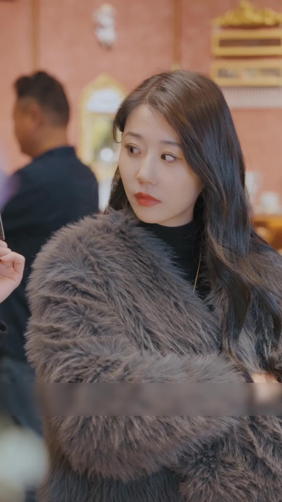 Istri Bos Bosan, Mulai Kerja Hari Ini