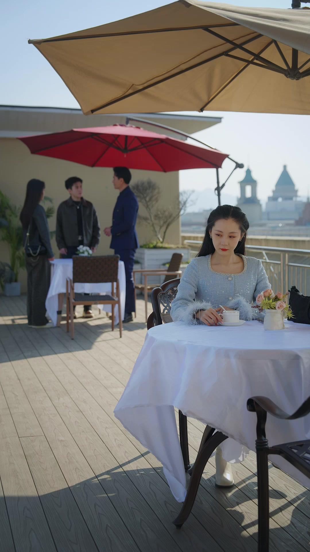 Terlalu Memanjakannya