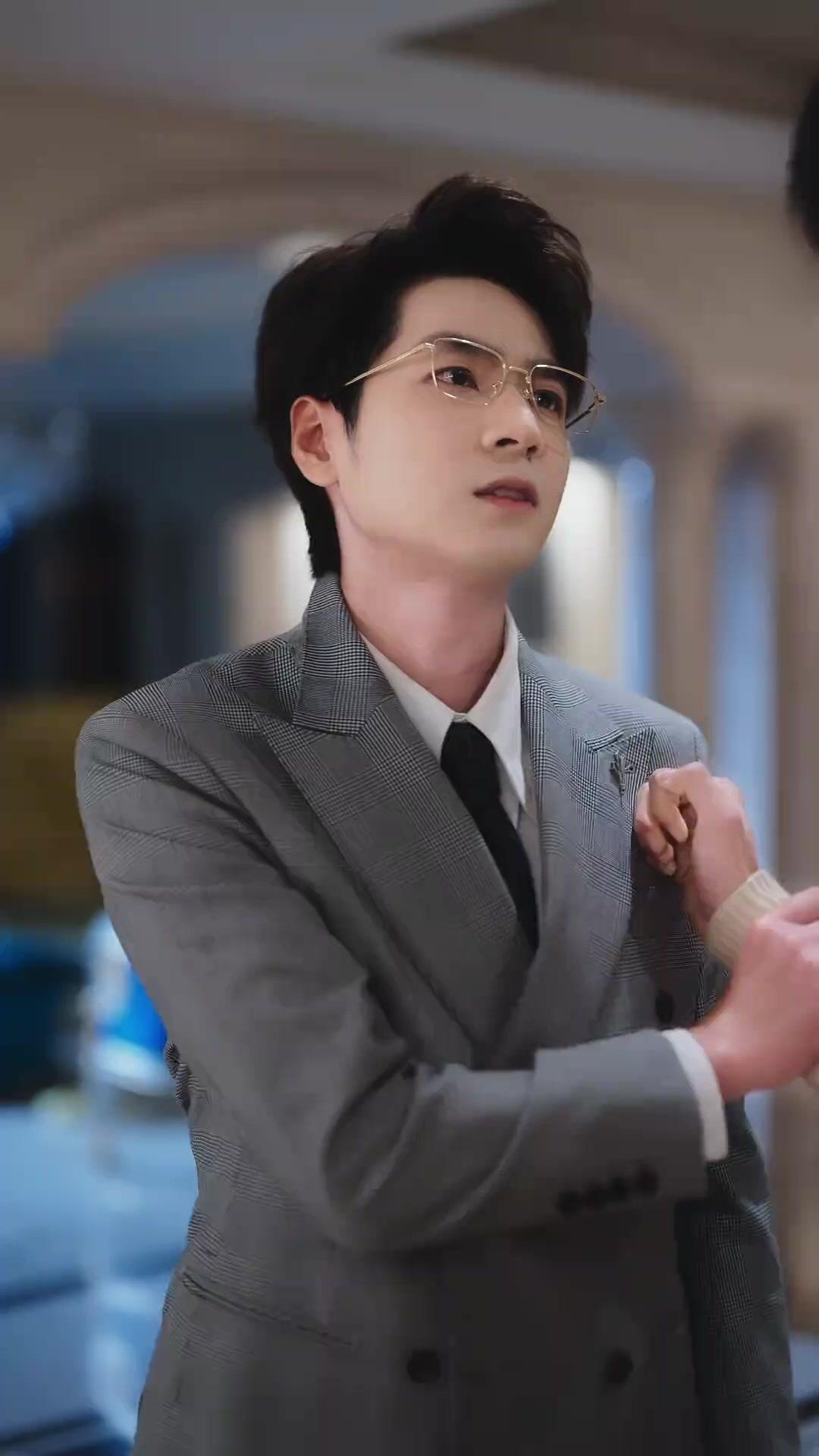 (Doblado) Hija falsa actúa, pero soy loca