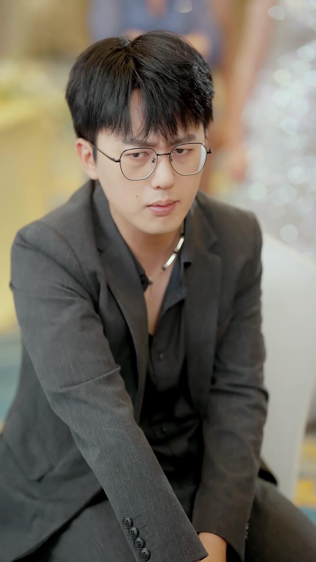 الحب مقابل العمر