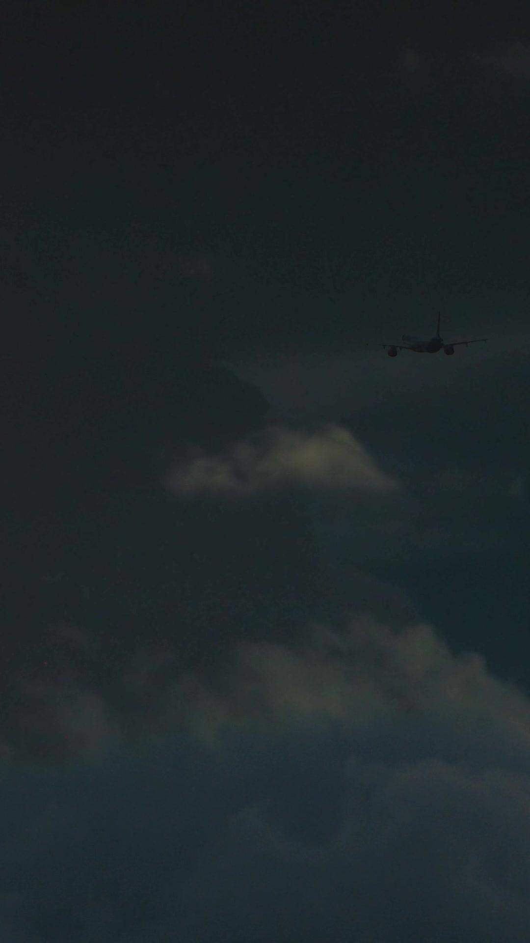 機長，太太隱忍三年後炸場了！