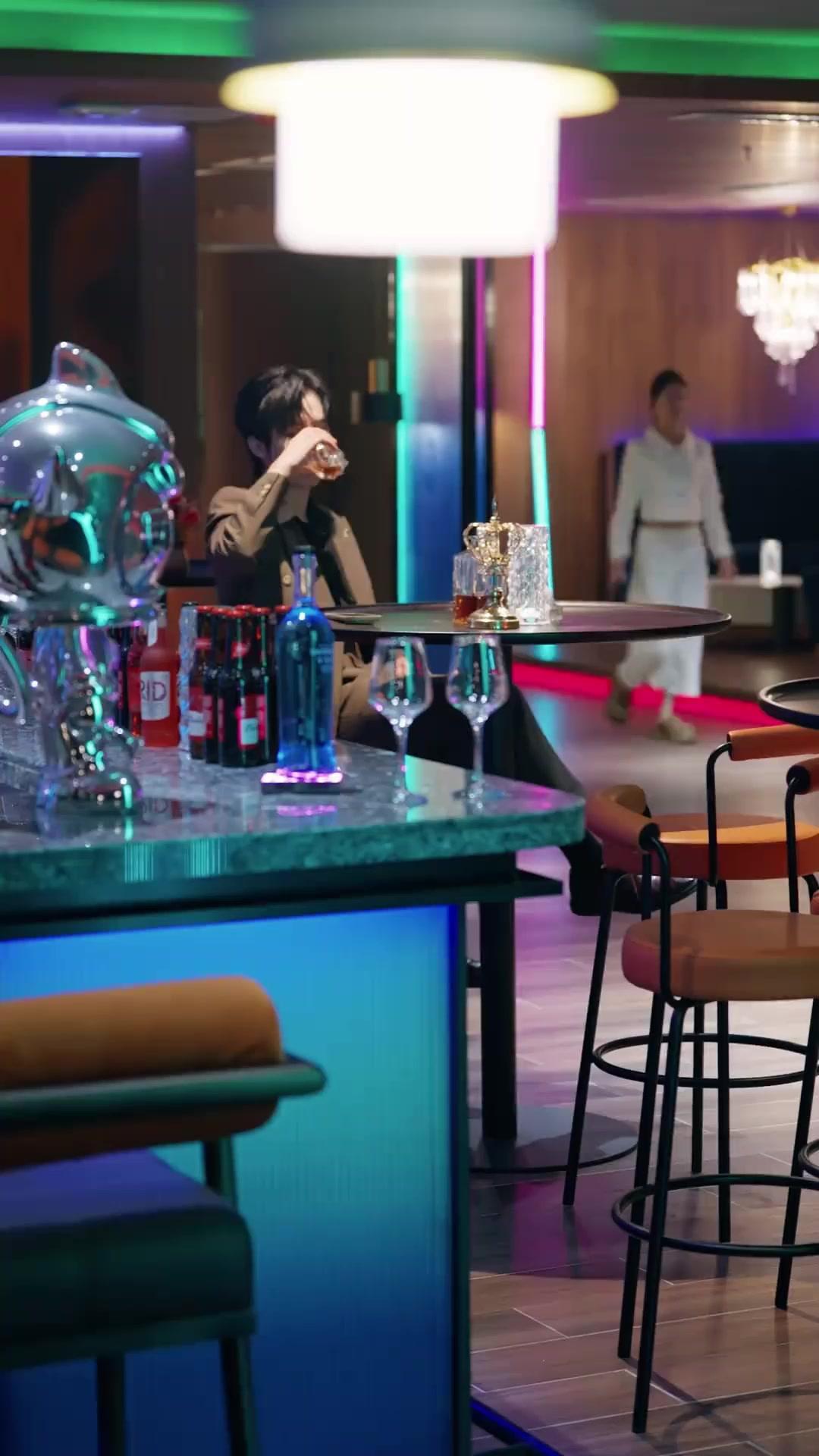 لماذا تتصرف السكرتيرة هكذا؟