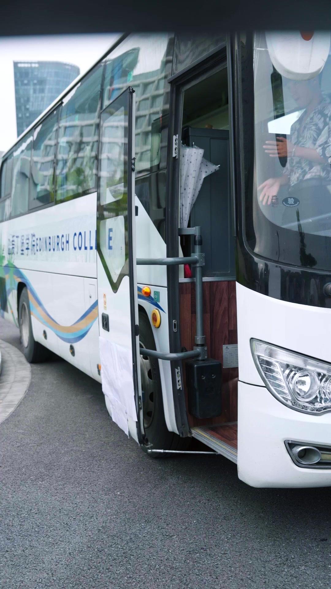 Ms. Hot: That's My Deadly Teacher!