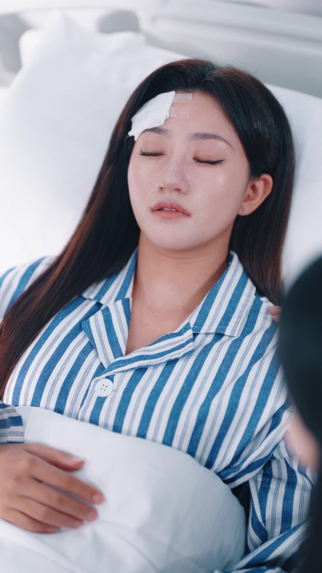 5 Years of Love? He's Clueless! 