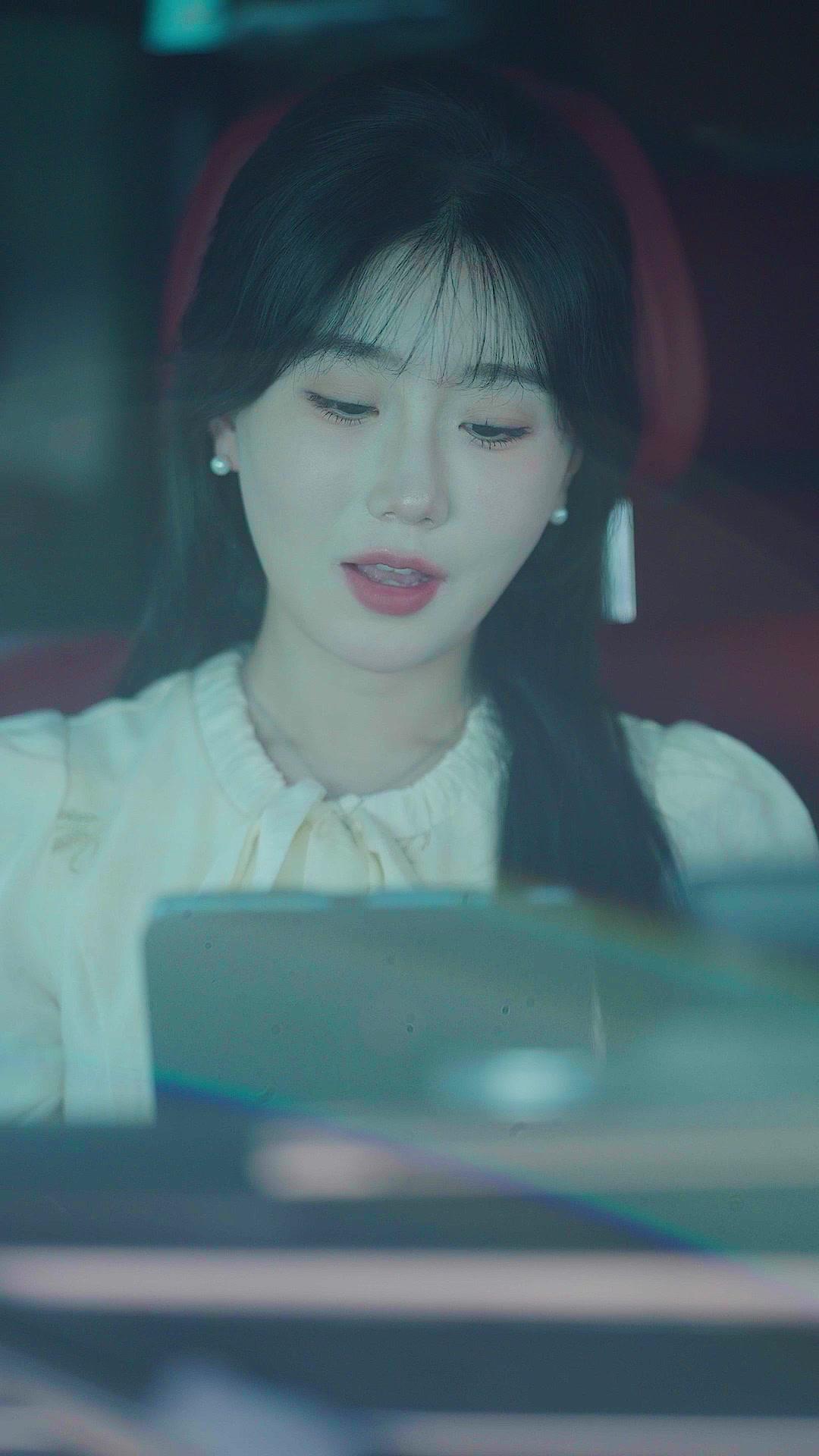 Bayangan Dendam, Nyala Cinta