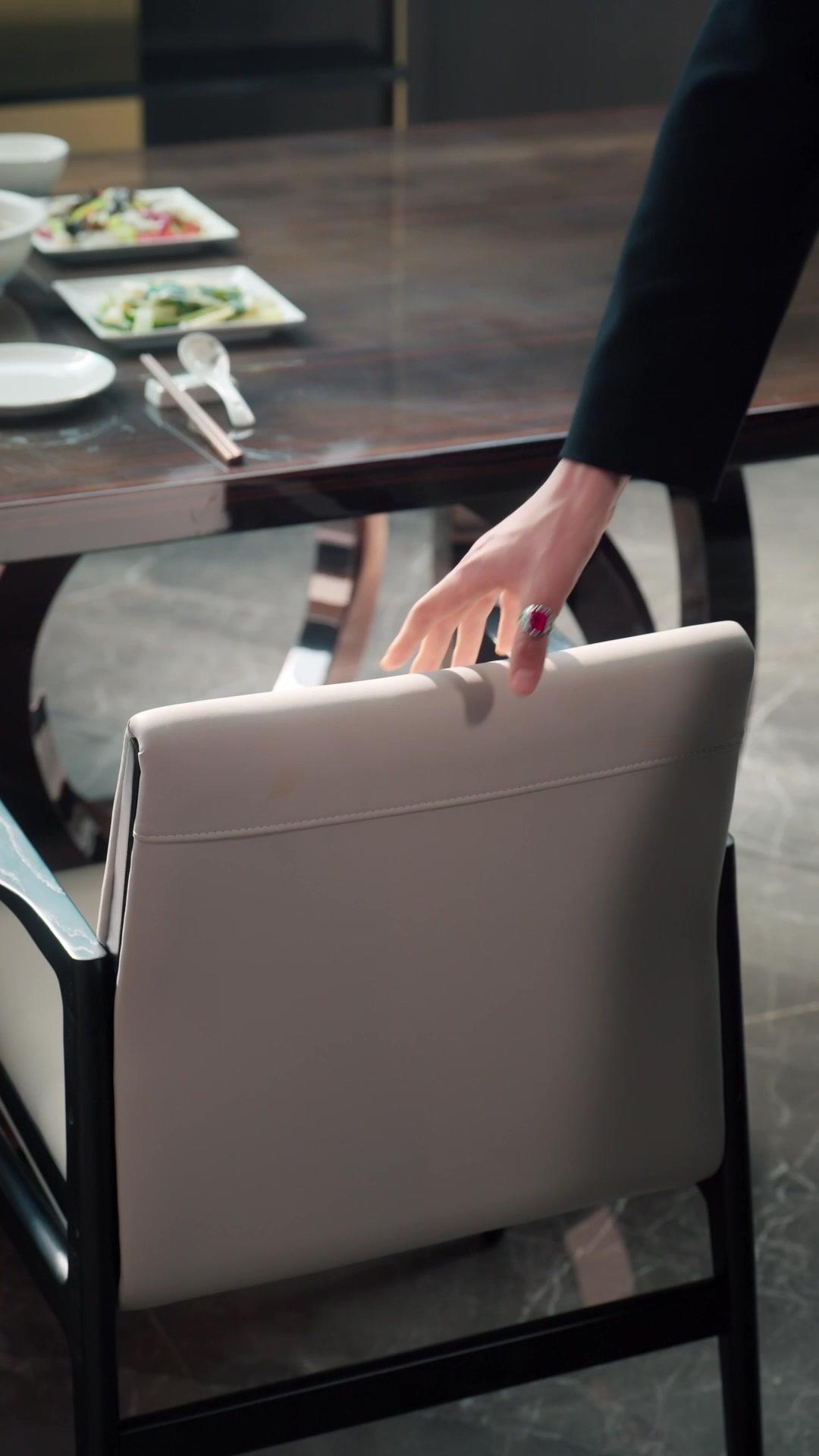 Bunga Mawar Tersembunyi