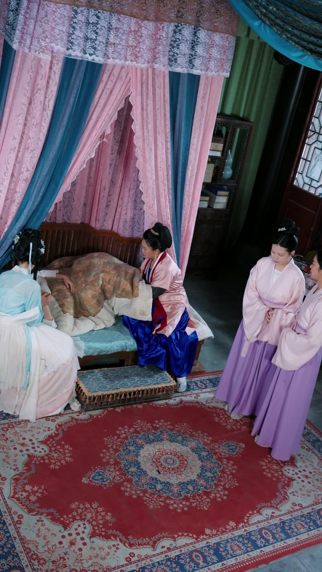  Putri Hoki Bikin Heboh Istana