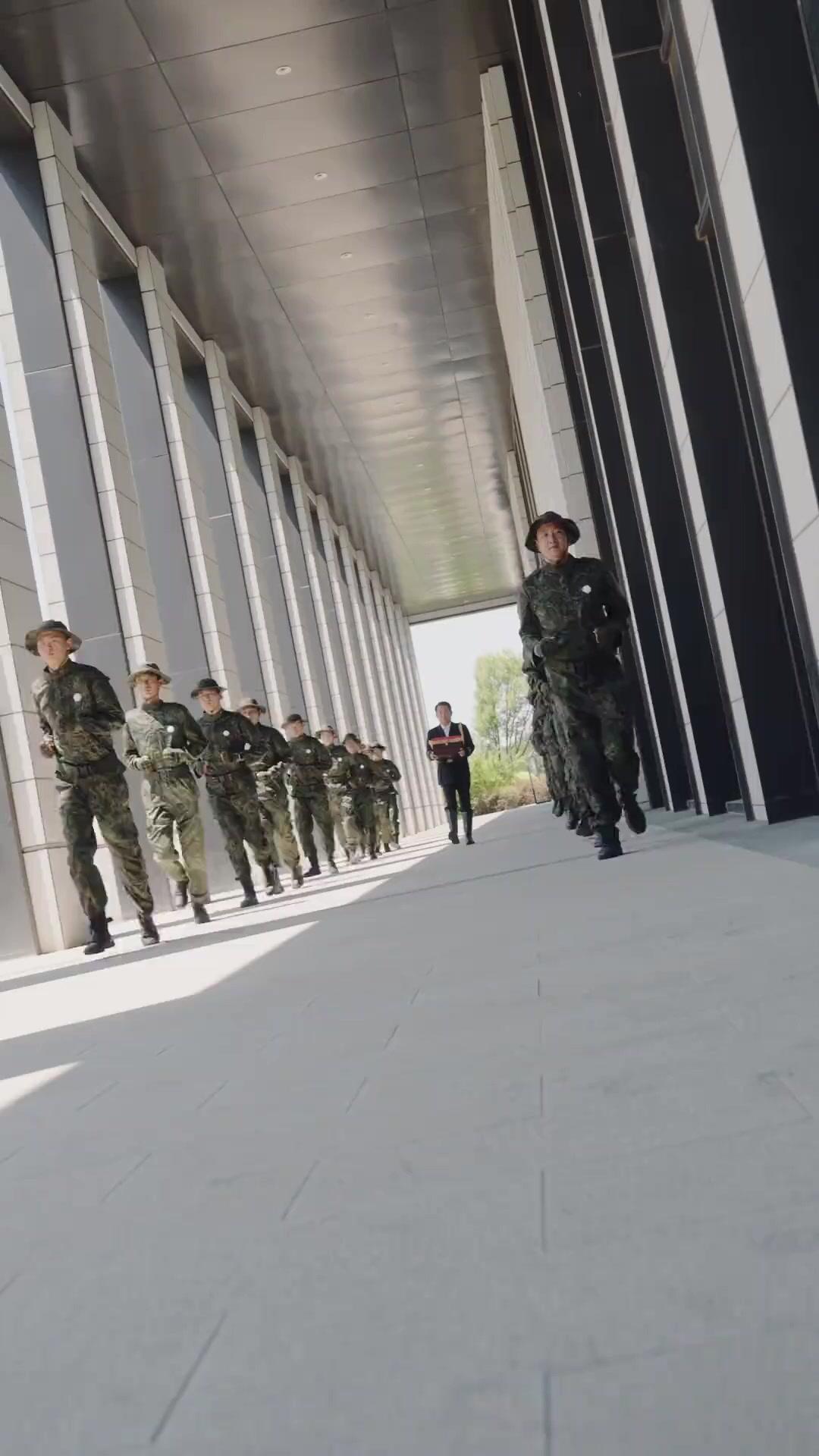 Seragam Perang di Balik Apron