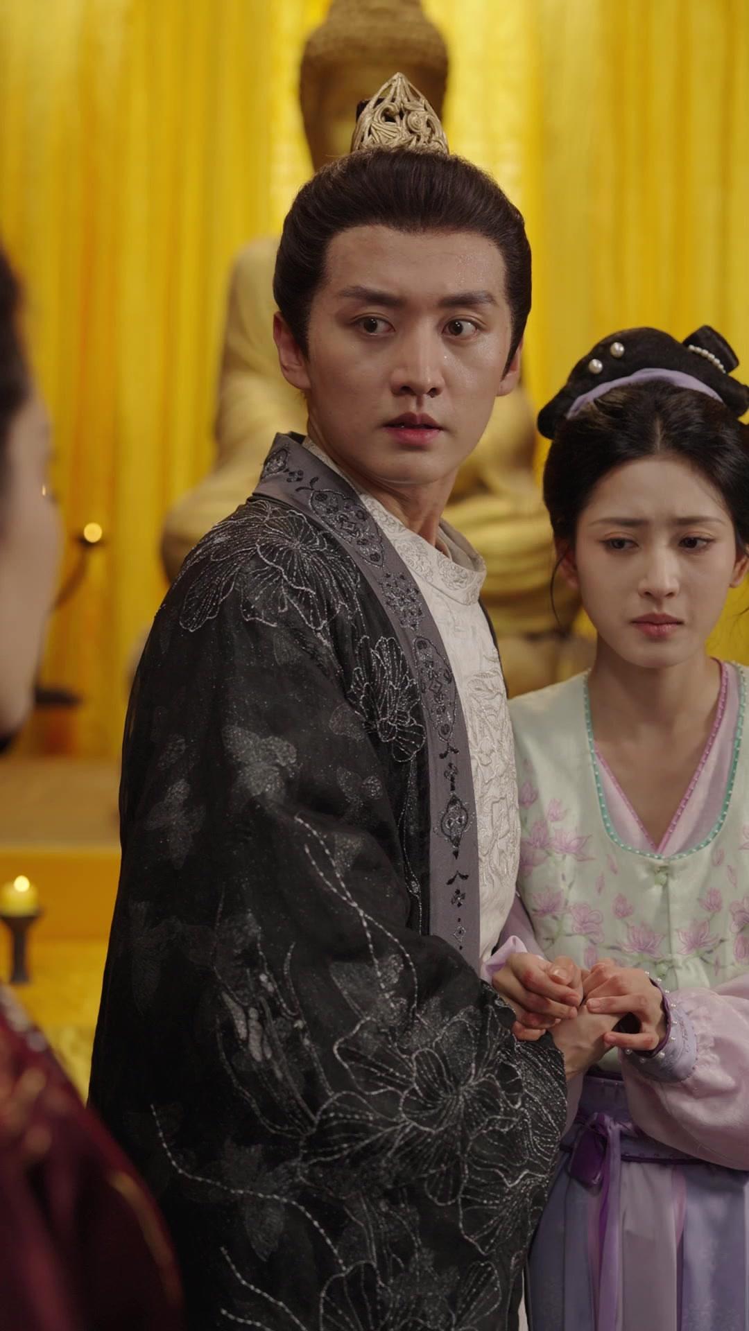 Who's the Real Queen?