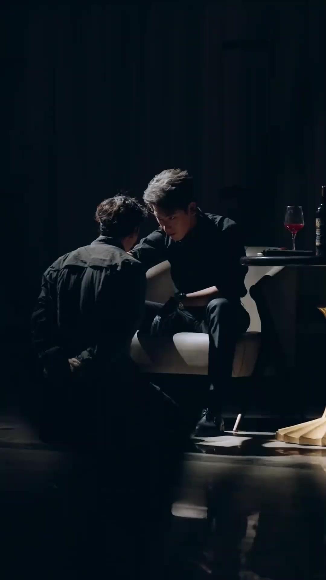 (พากย์เสียง) กุหลาบในเปลวเพลิง