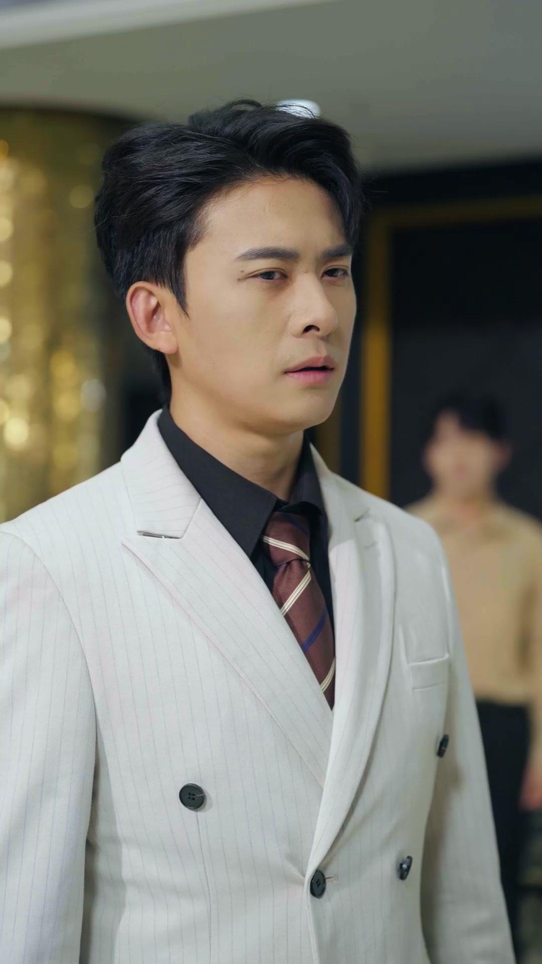 甩掉渣夫後，我撿到寶藏男