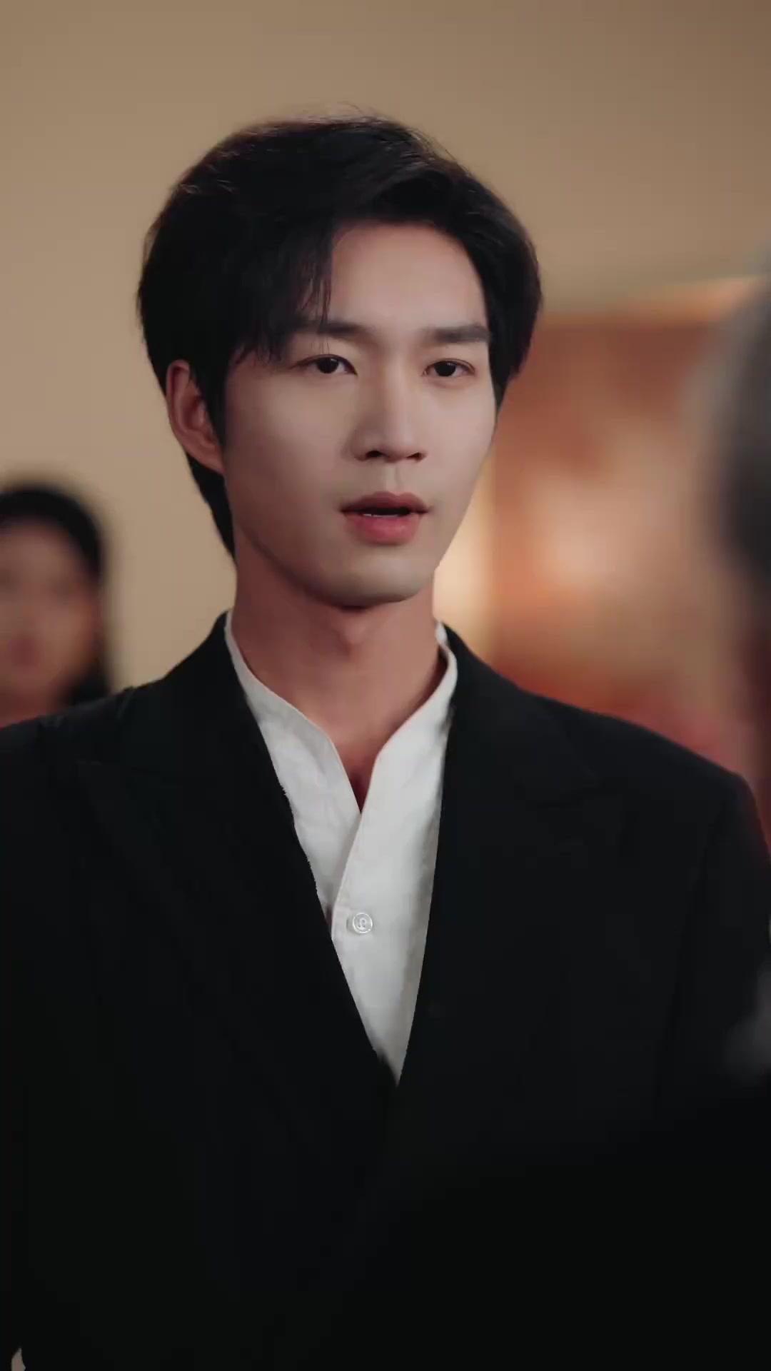 Gosh, I Married an Heir in Coma!