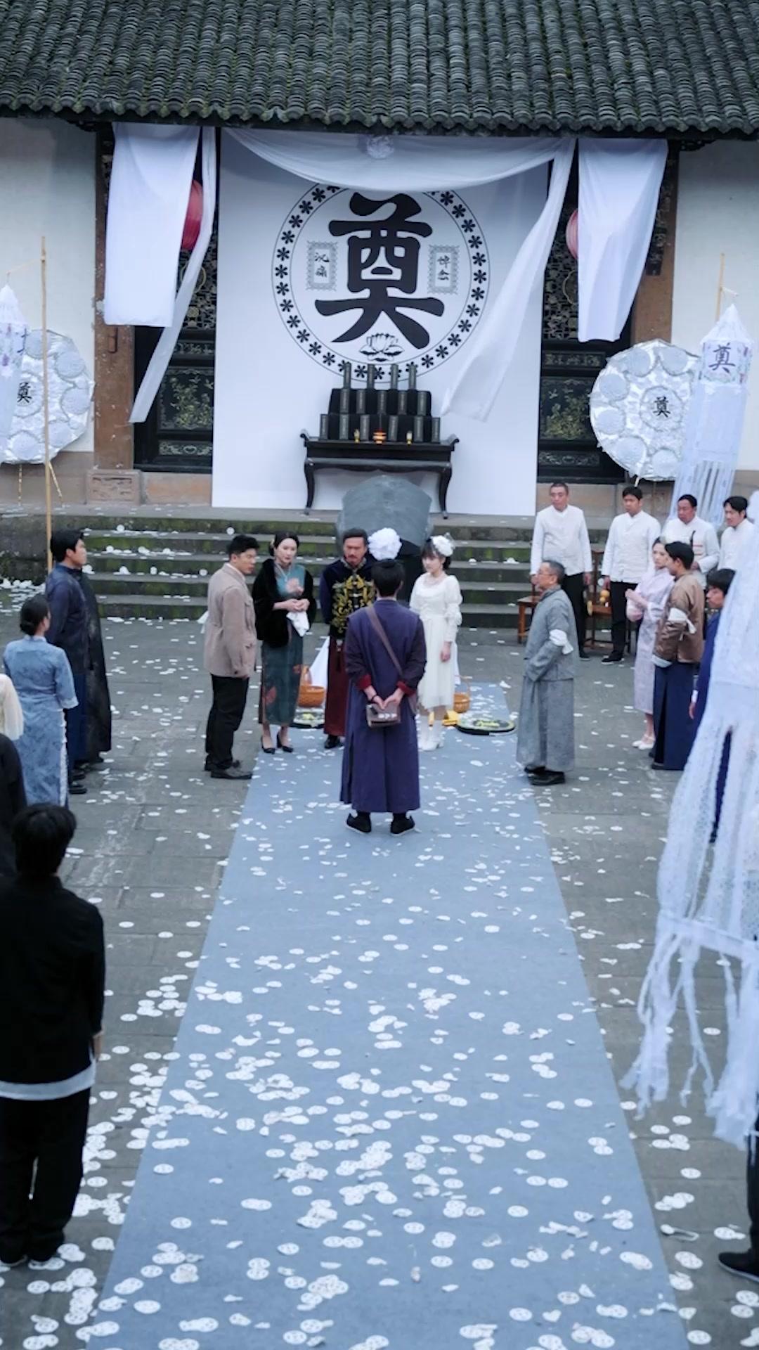 Ölüm Kitabı ile Dünyaya Dönüş