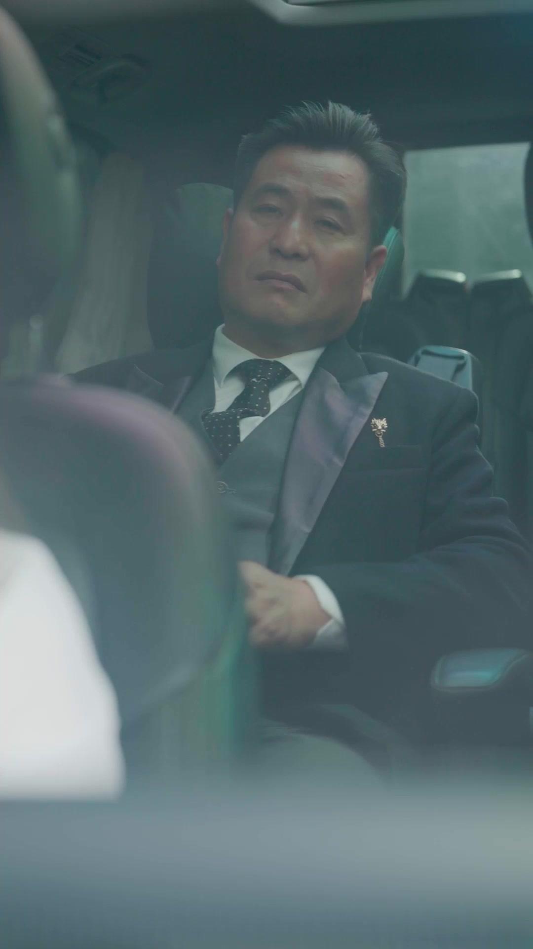 LE VRAI ET LE FAUX HÉRITIER MILLIARDAIRE