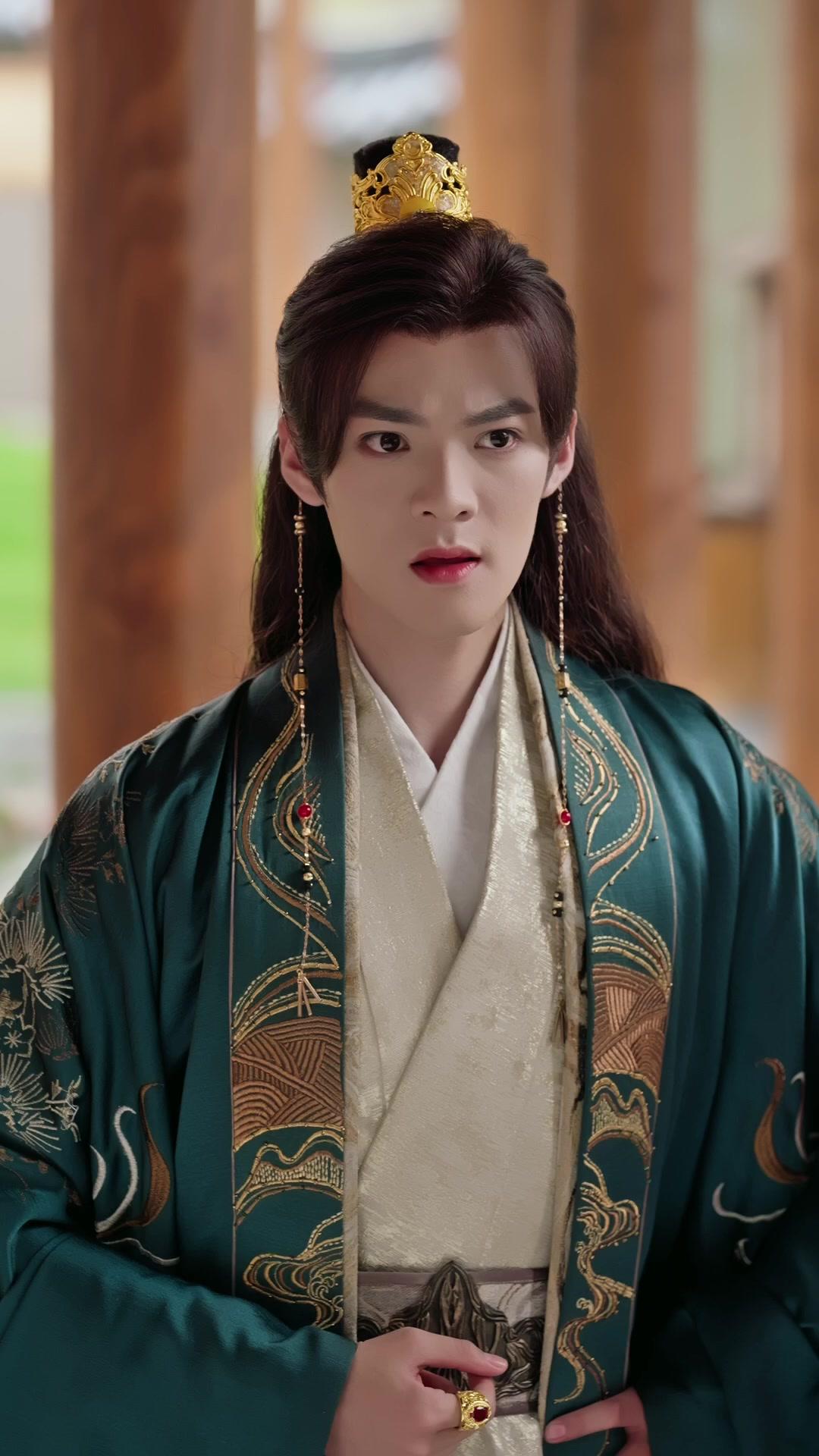 Putri Bangkit, Raja Lahir