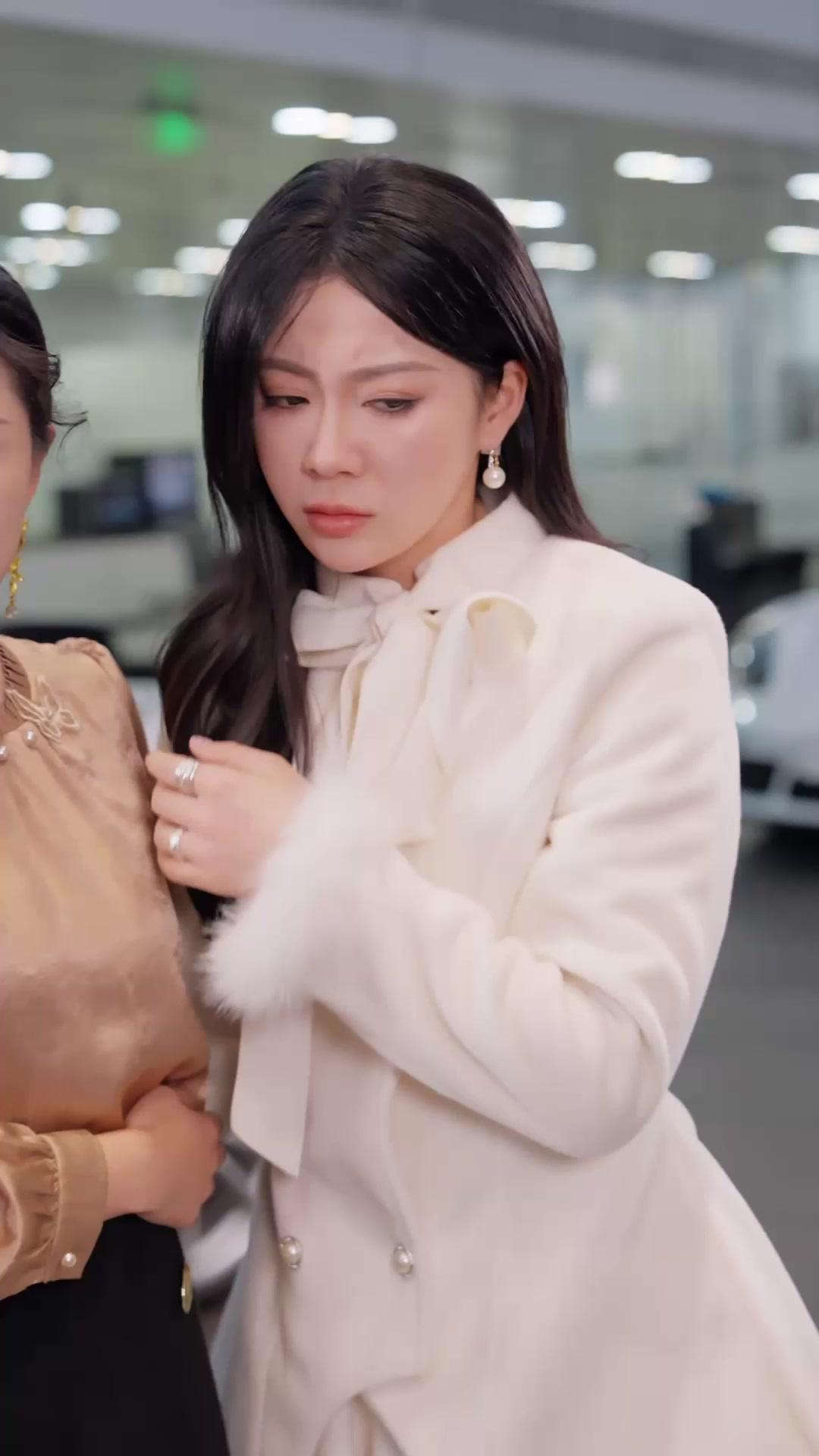 Topeng Palsu Keluarga