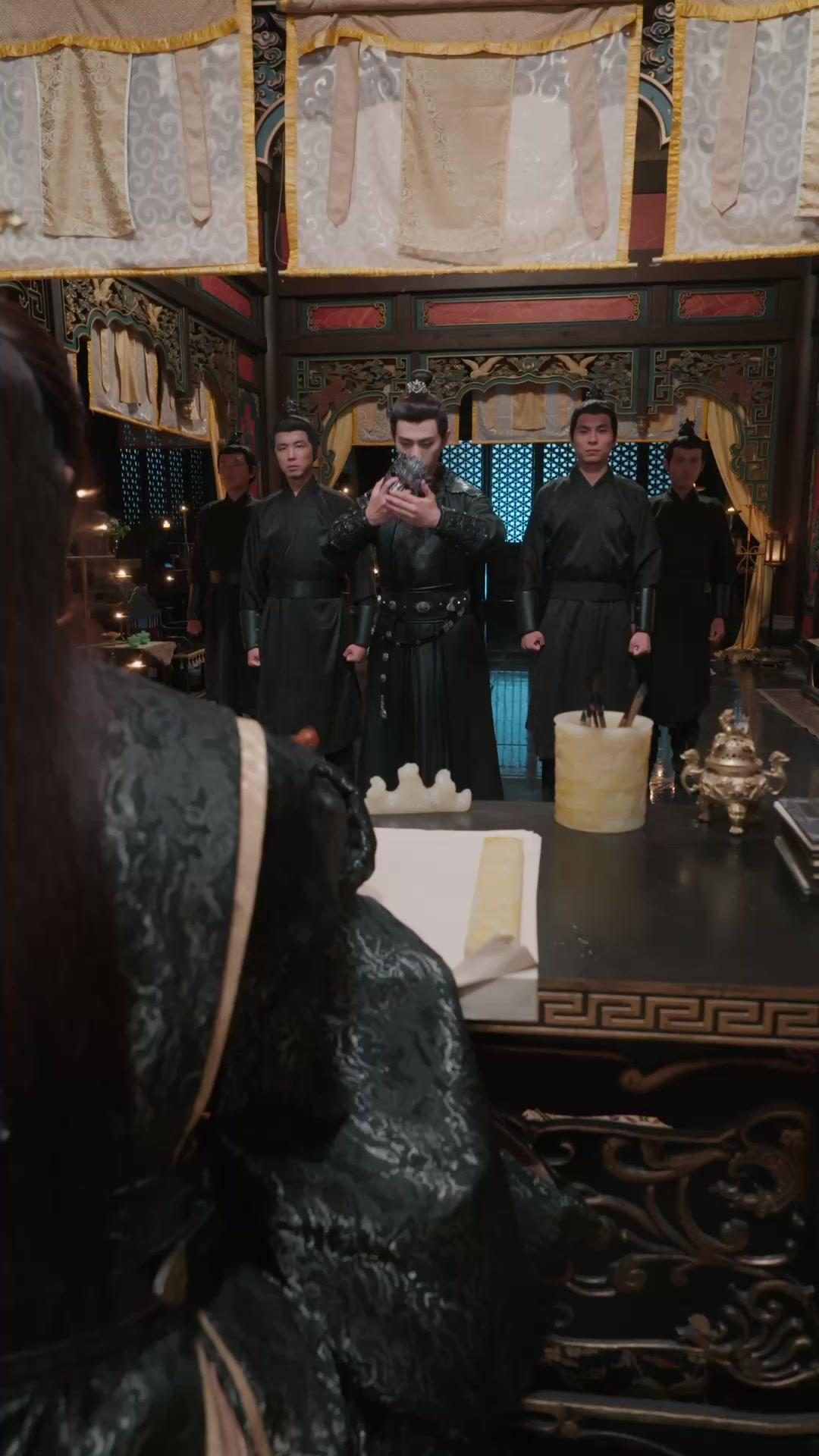 Scoppia il Caos a Corte