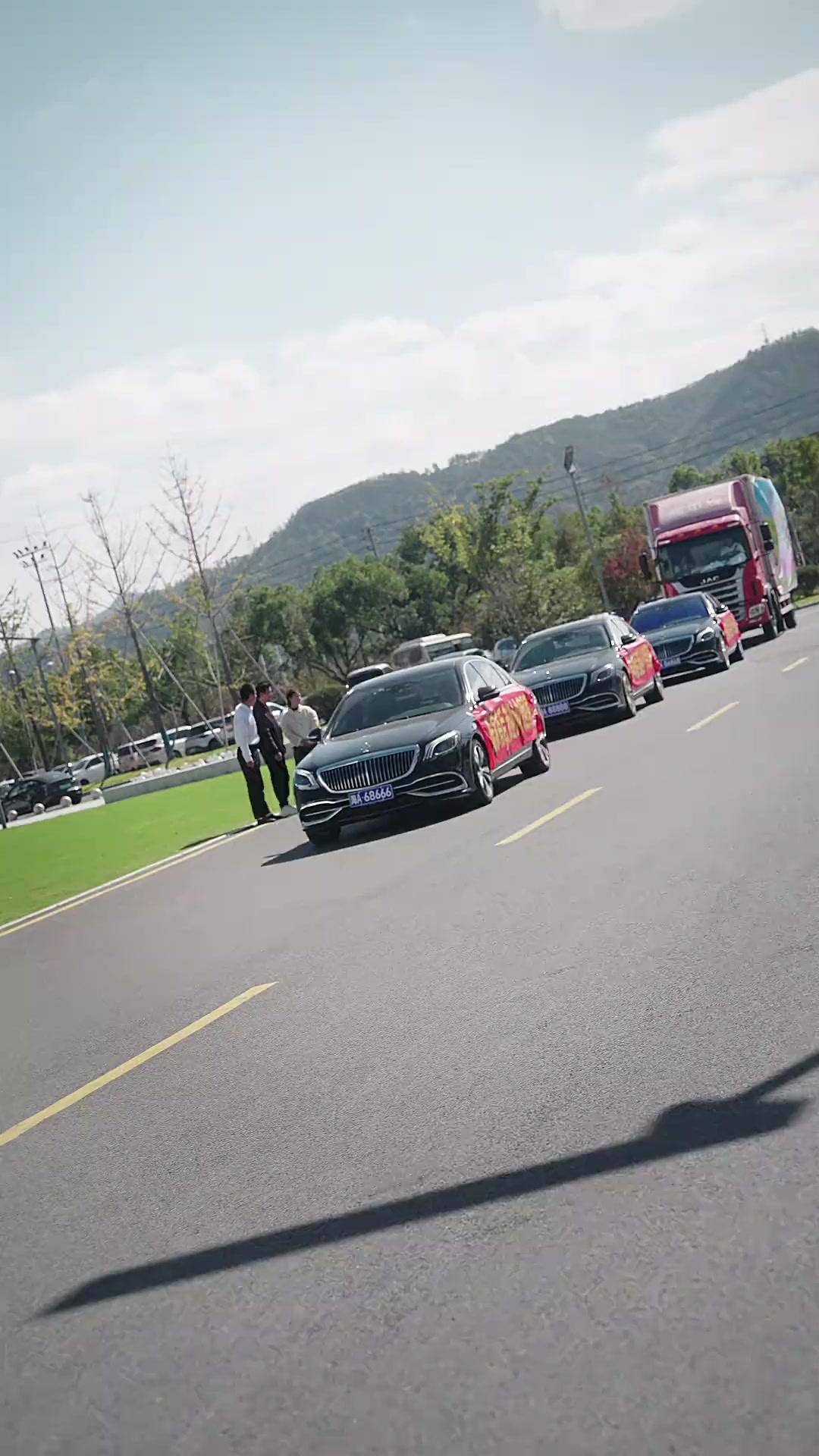 (Dublagem)A Doce Esposa Grávida Mimada pelo Marido Milionário