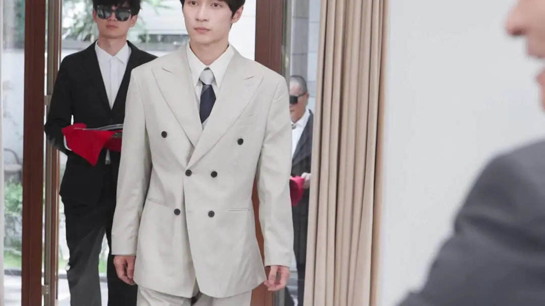 When Red Cloth Meets White Dress