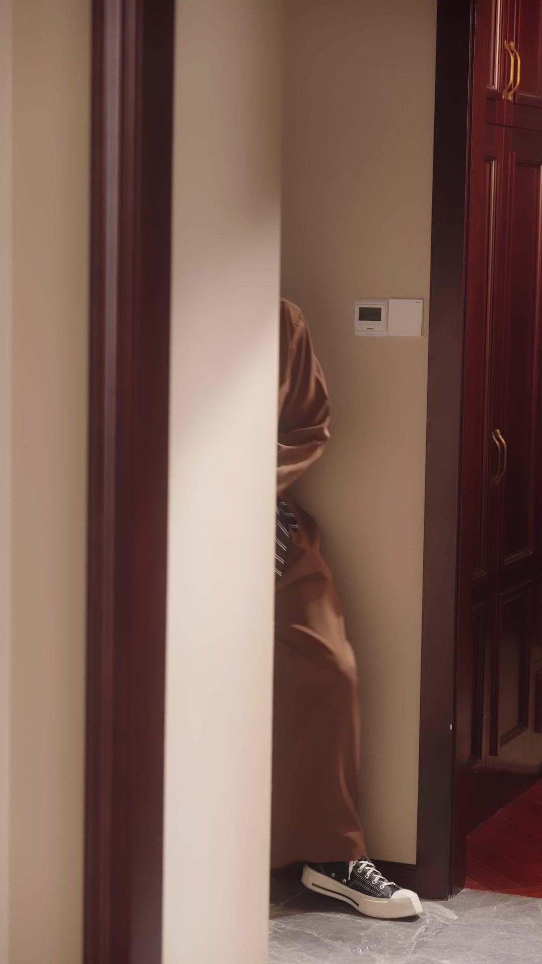  Pengawalku Mencurigakan