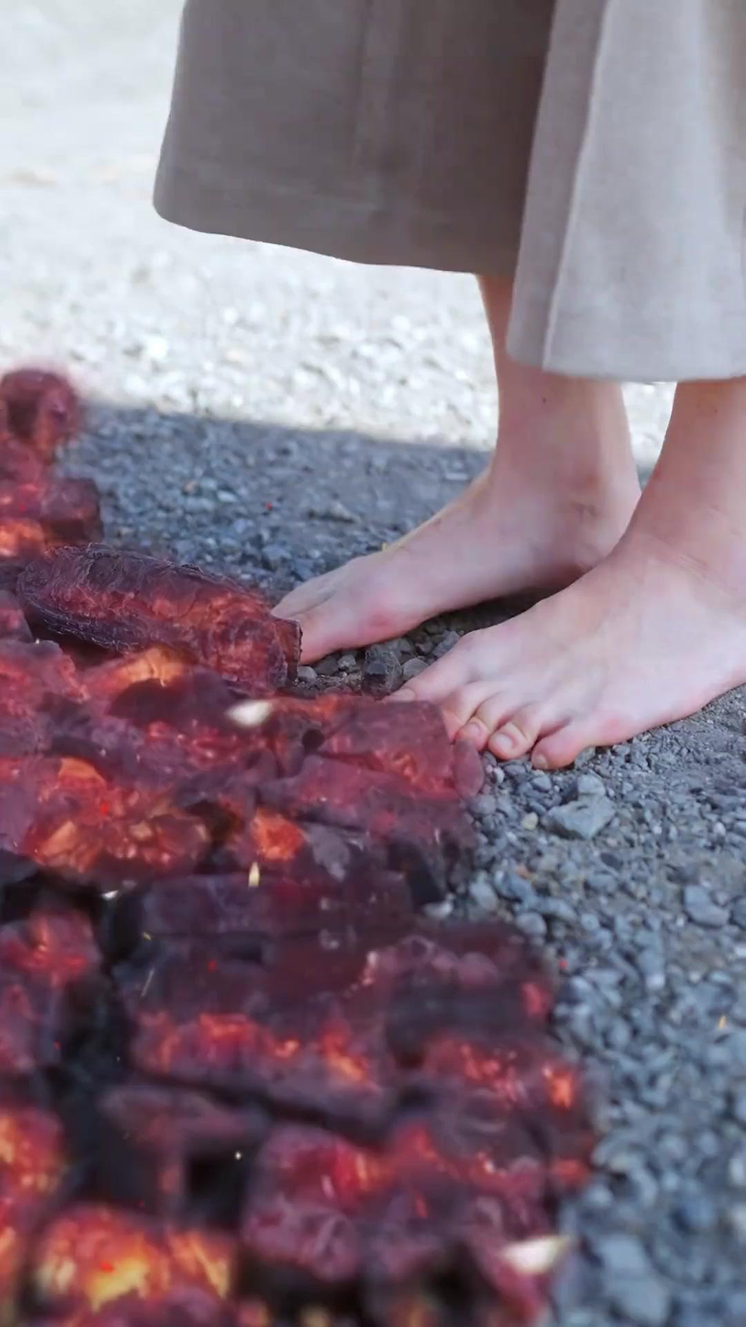 Hãy Lấy Chồng Chị Đi