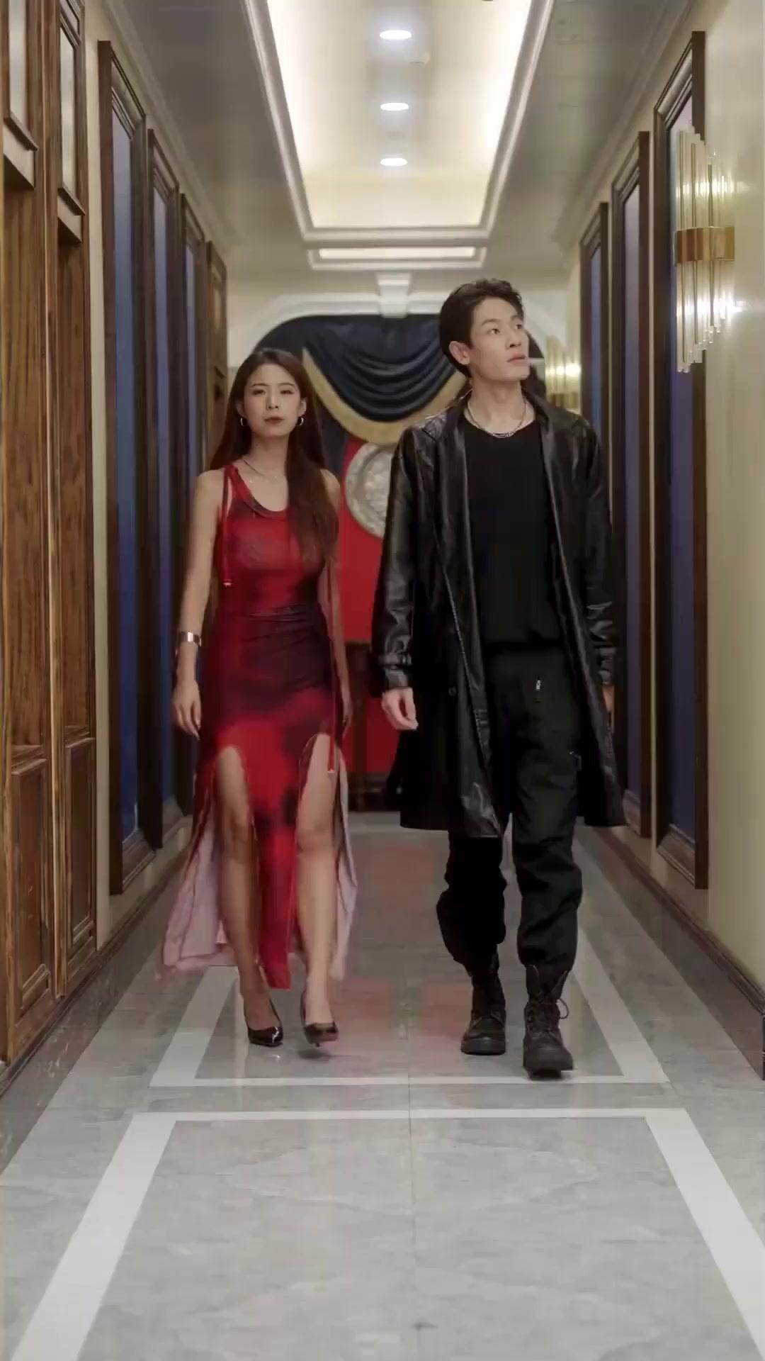 Lepas Cerai, Naik Takhta