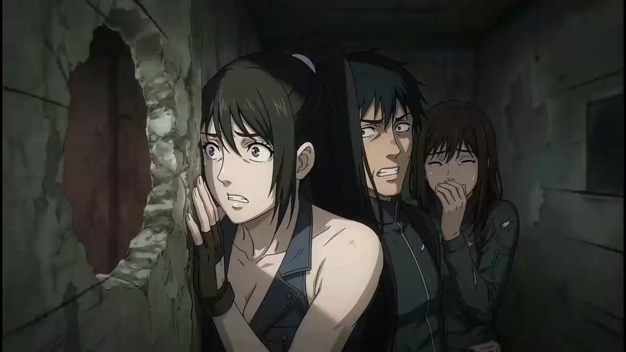 تطرقان ابليستان توأمتان الباب… فتحته بحماس