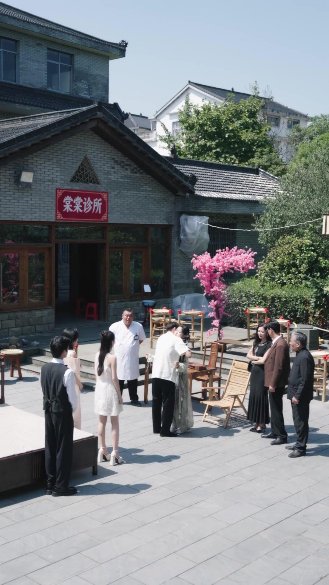 診所小妹竟是傳說級醫神