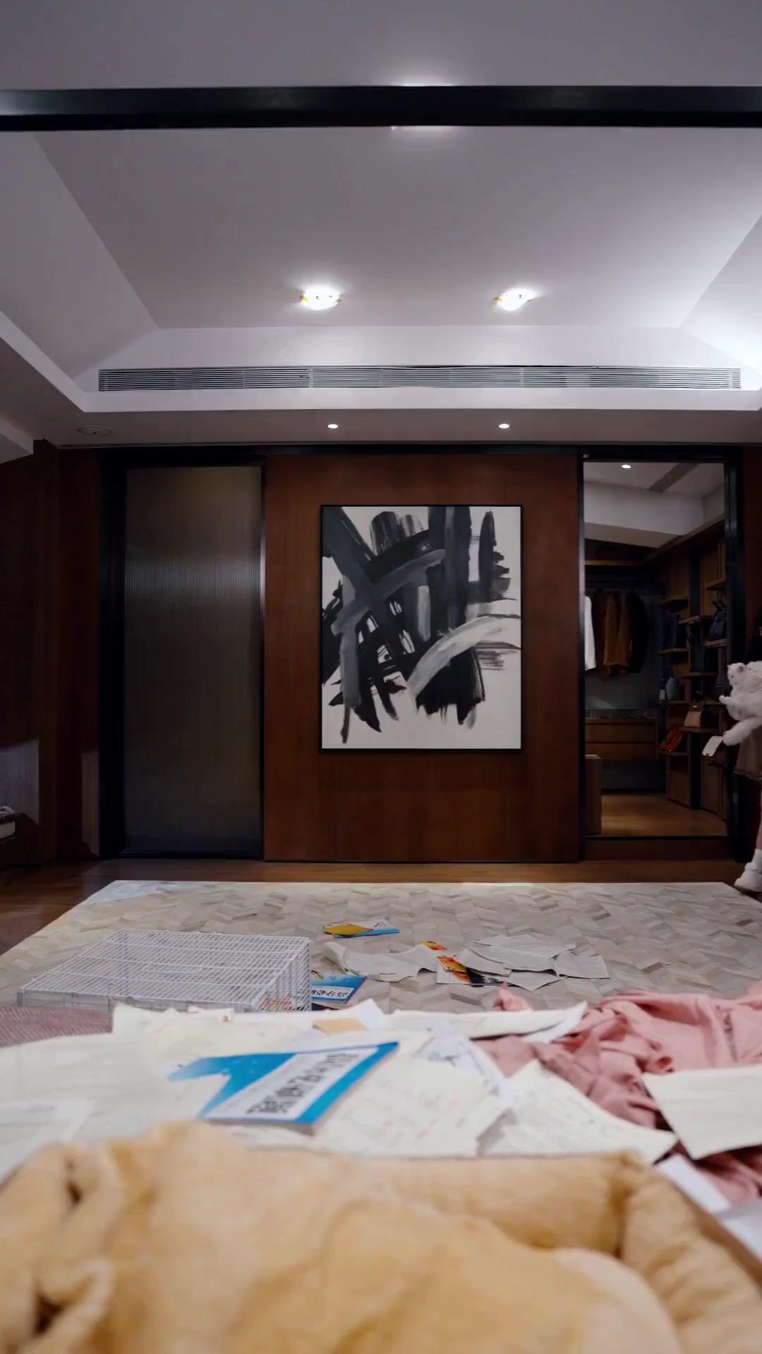 (Doblado) La hija invisible