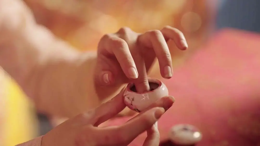 Ashes to Crown: When the Bedchamber Becomes a Laboratory