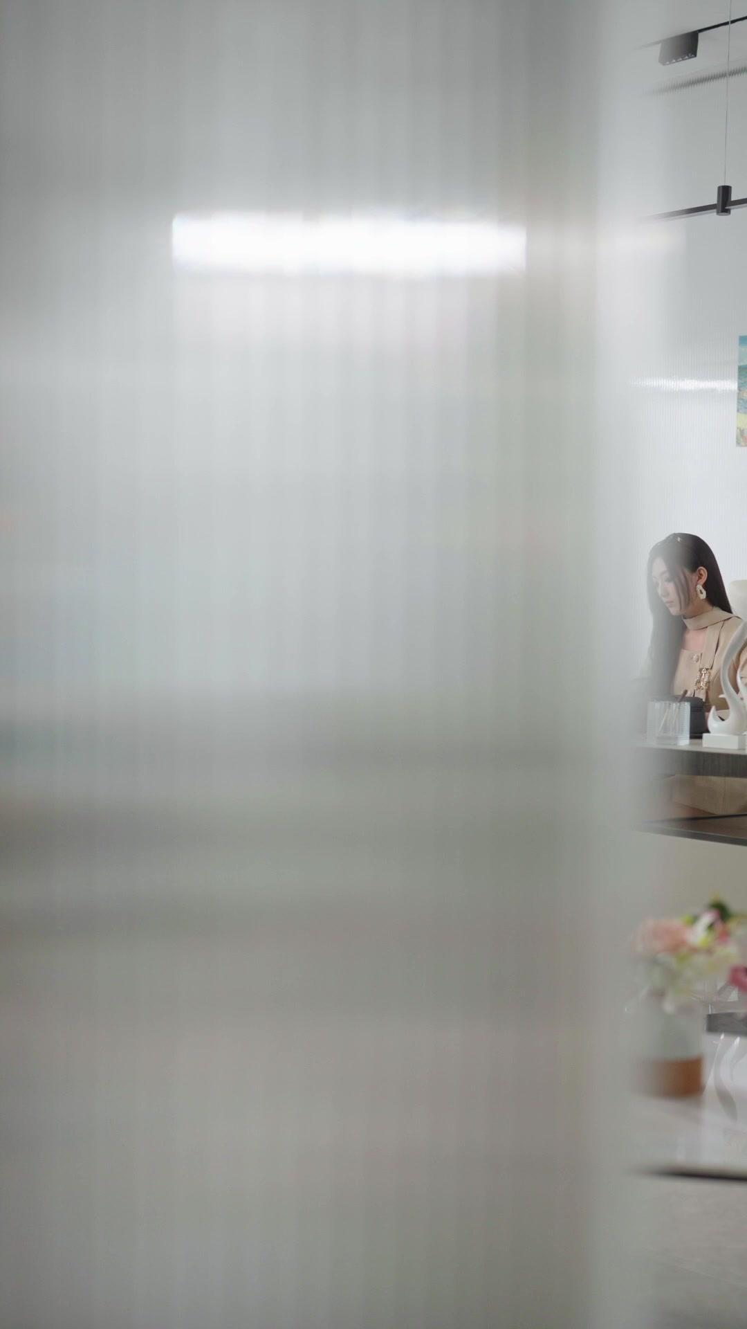 Married a Tycoon from Prison?