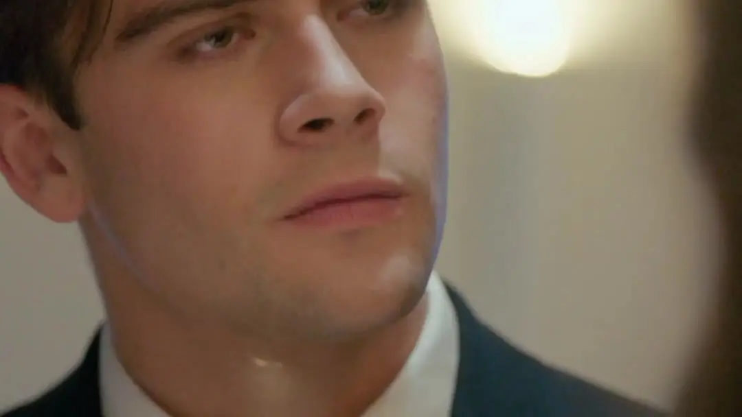 Velvet vs. Gold: A Power Dressing Showdown