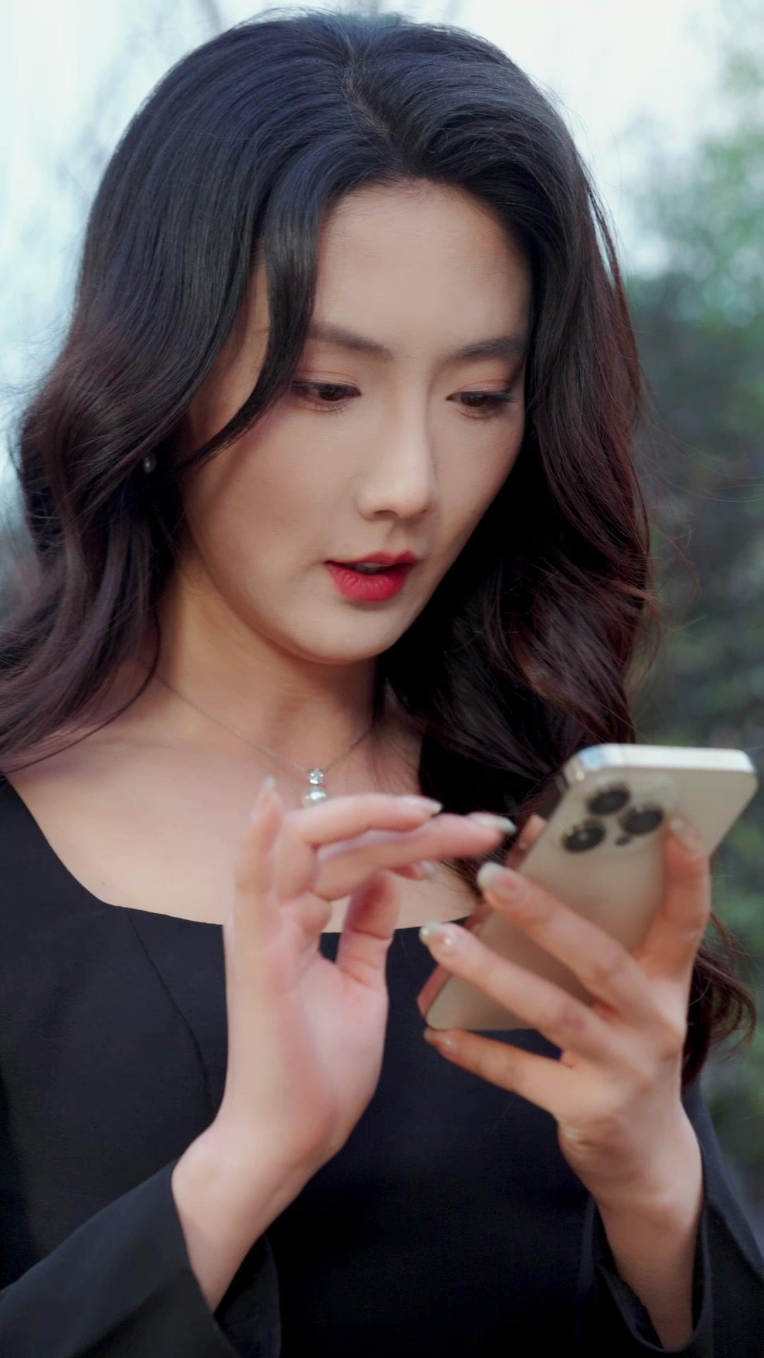 Prigioniera, Moglie, Madre