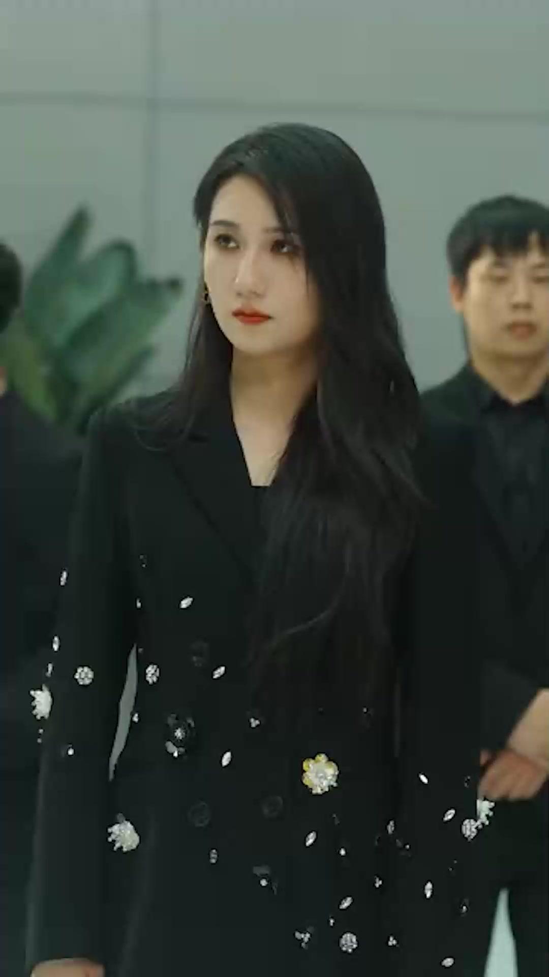 Ani Evlilik Tatlı Eş Büyük Patron