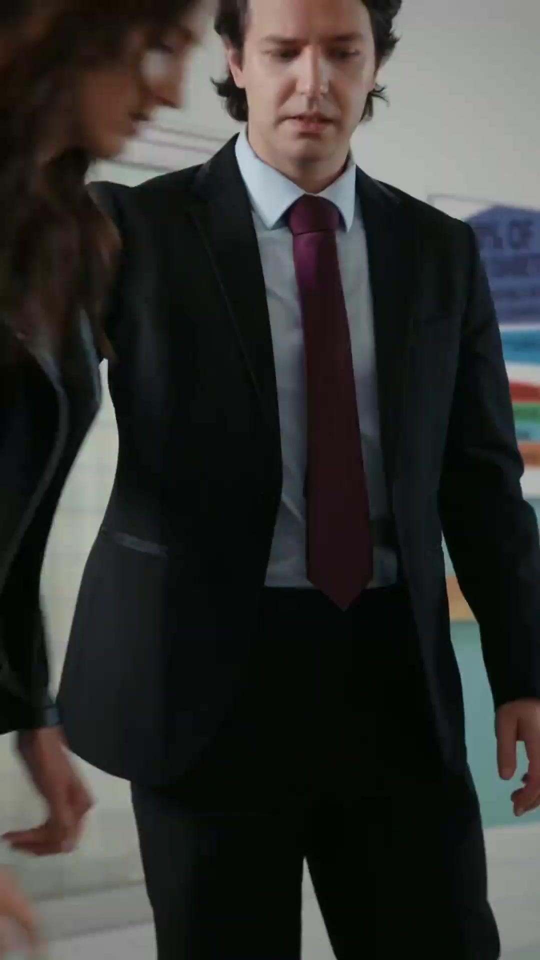 (Doblado)Mi mamá es agente de élite