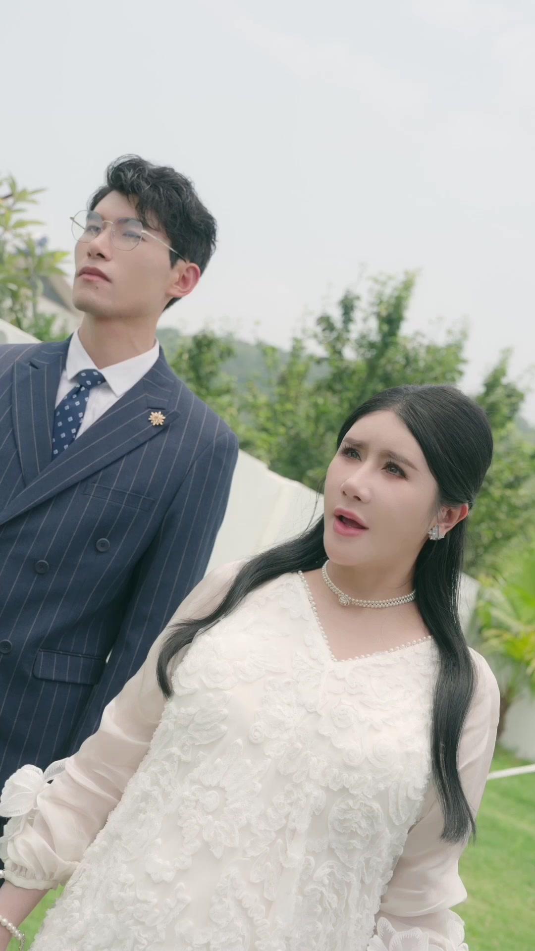 Bye, Scum Ex! Hi, Rich Life!