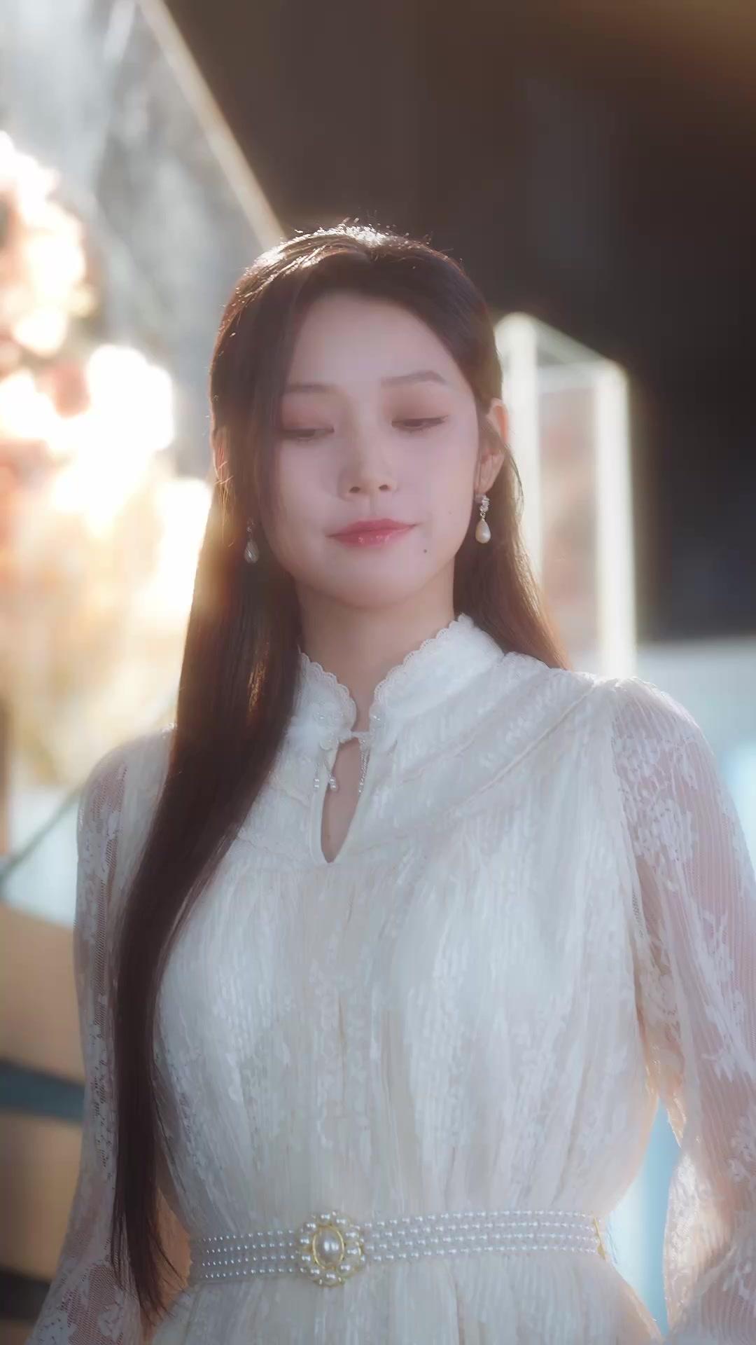 Fake Star? True Scheme Queen!