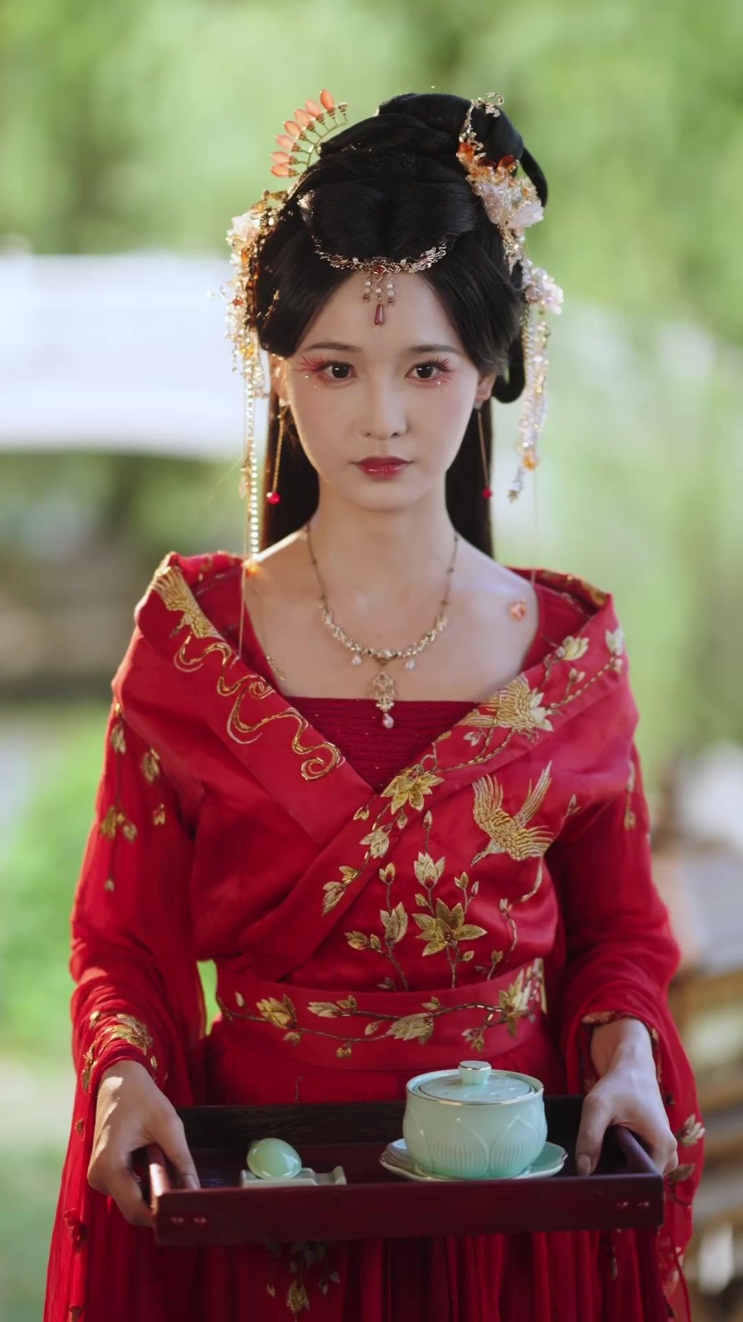 Las hermanas renacen en la guerra del palacio