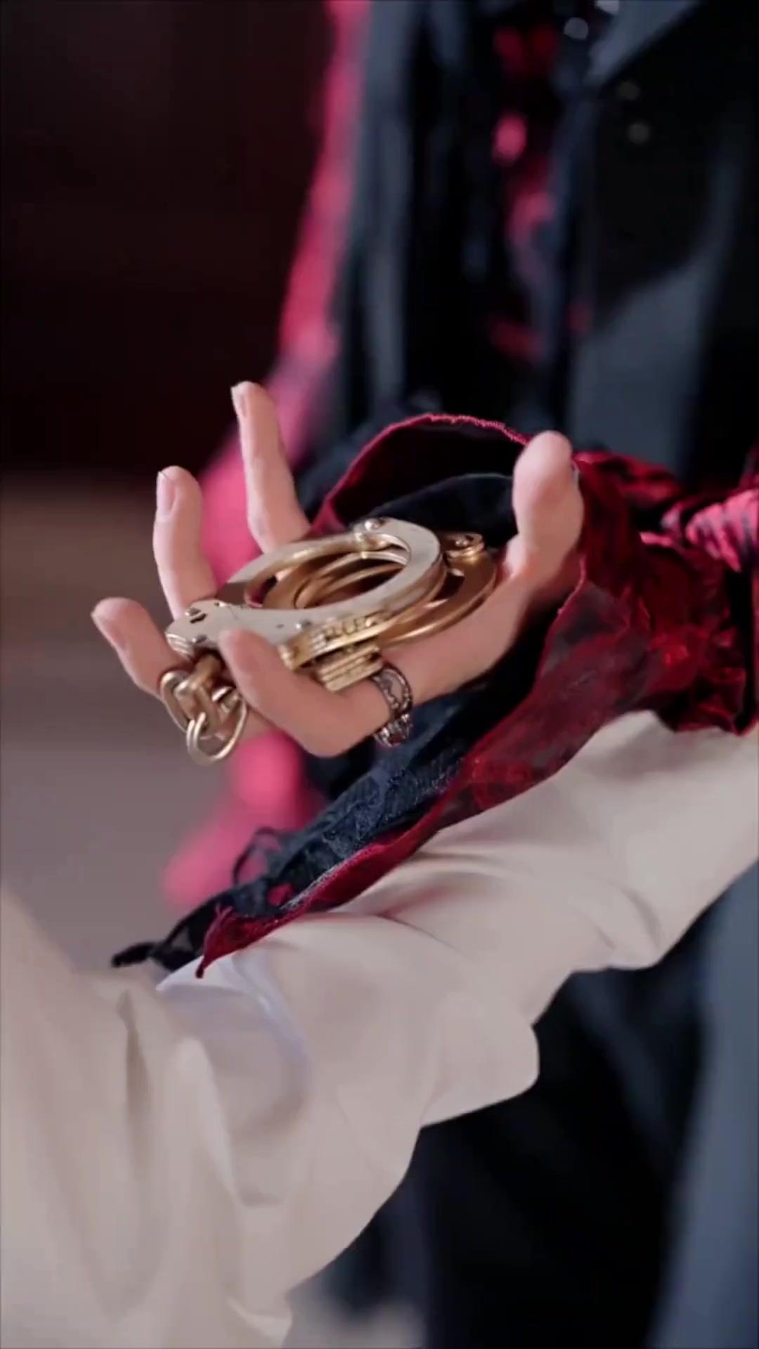 (Dublagem) Reencarnada: Amor com o Vilão