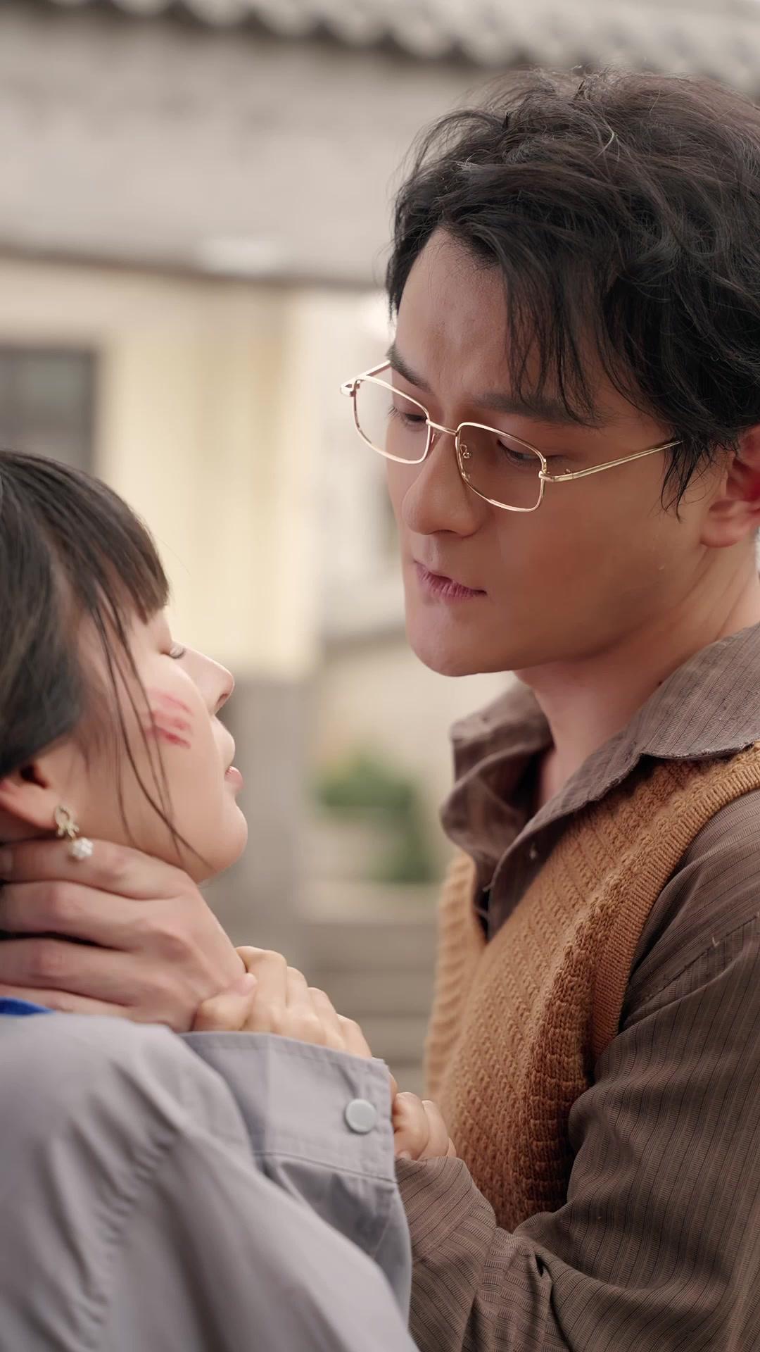 Cinta yang penuh bohongan