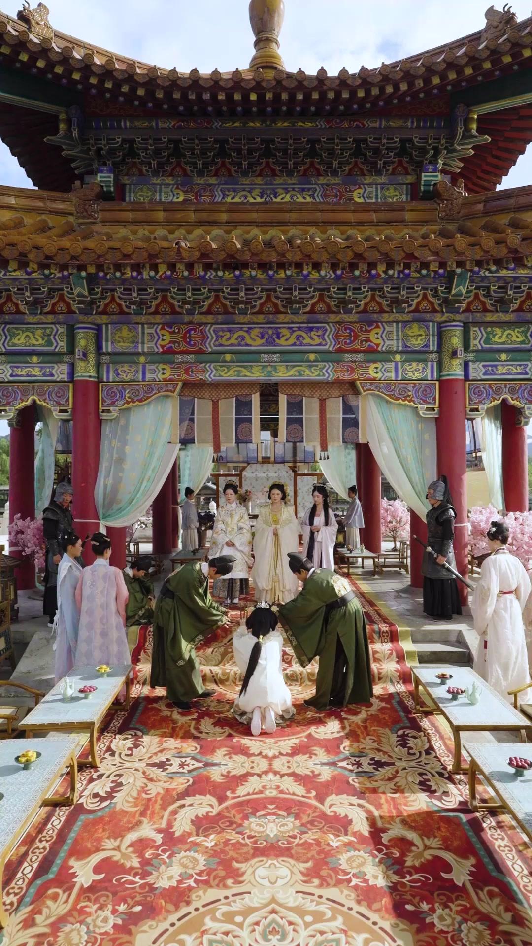 ปิ่นหงส์สลับชะตา