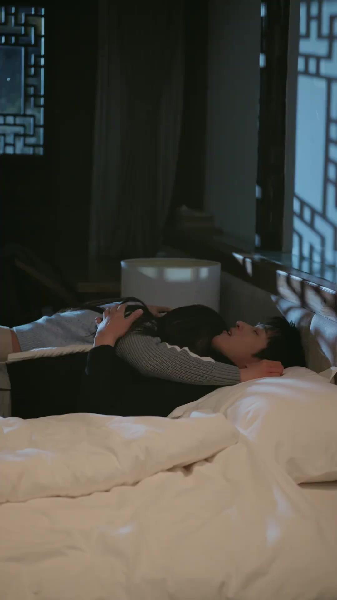 دليل النجاة من فخاخ الحب والسيناريو