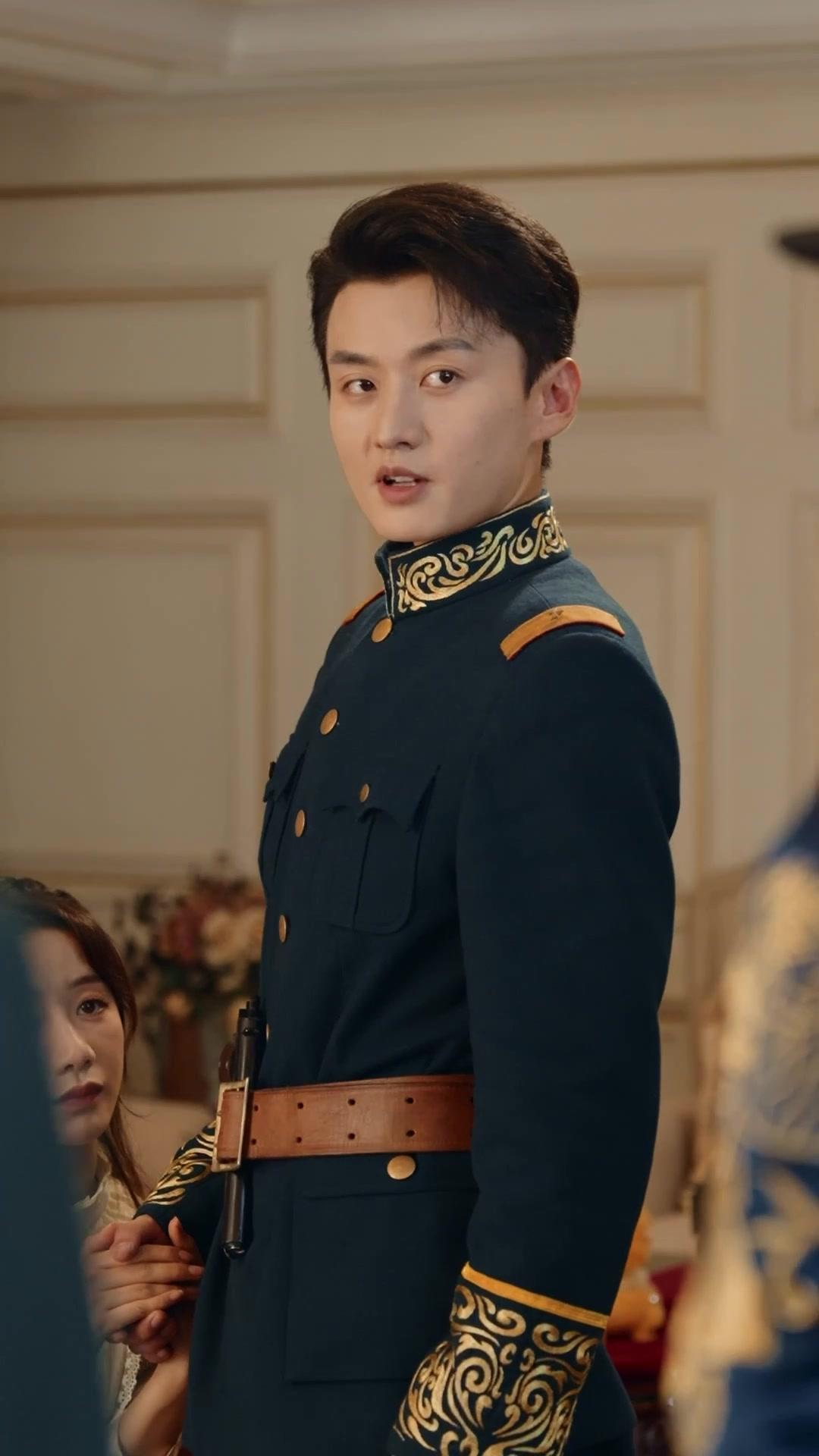 RENAÎTRE DANS LES BRAS DU COMMANDANT