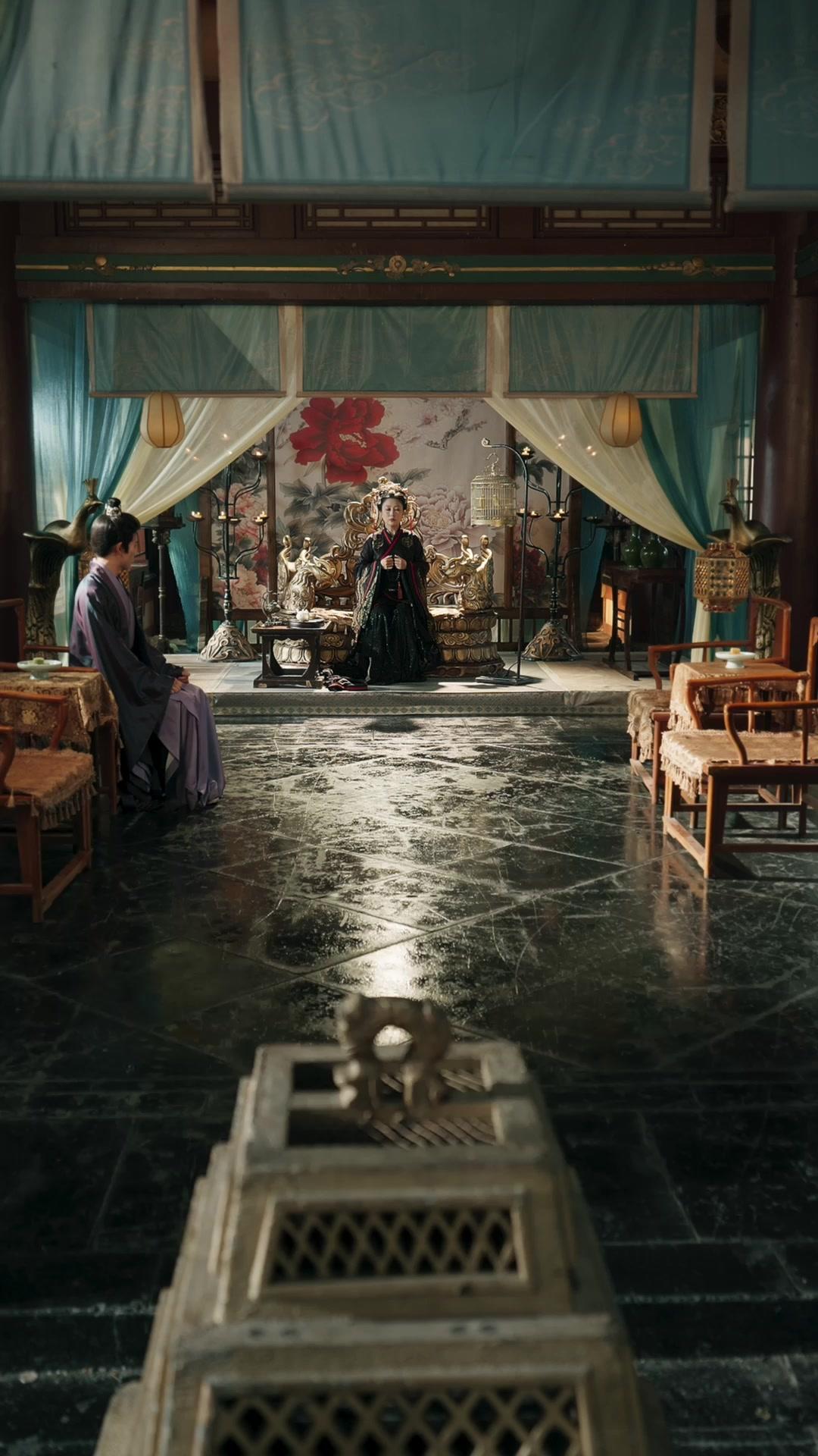 Kaisar, Musuhmu Aneh