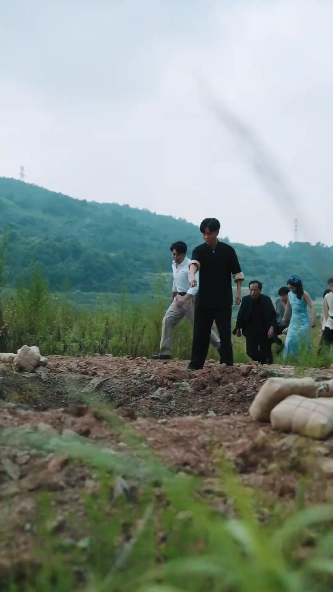 LE ROI DES SERPENTS FRAPPE À LA PORTE