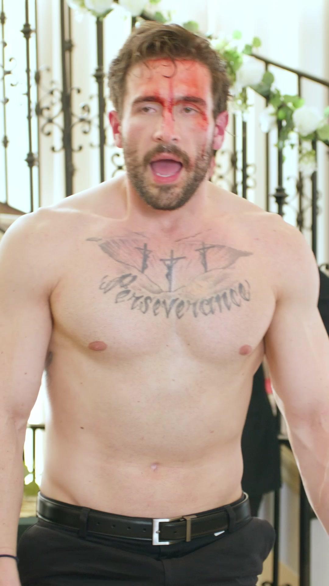  The Rose Comes With Thorns