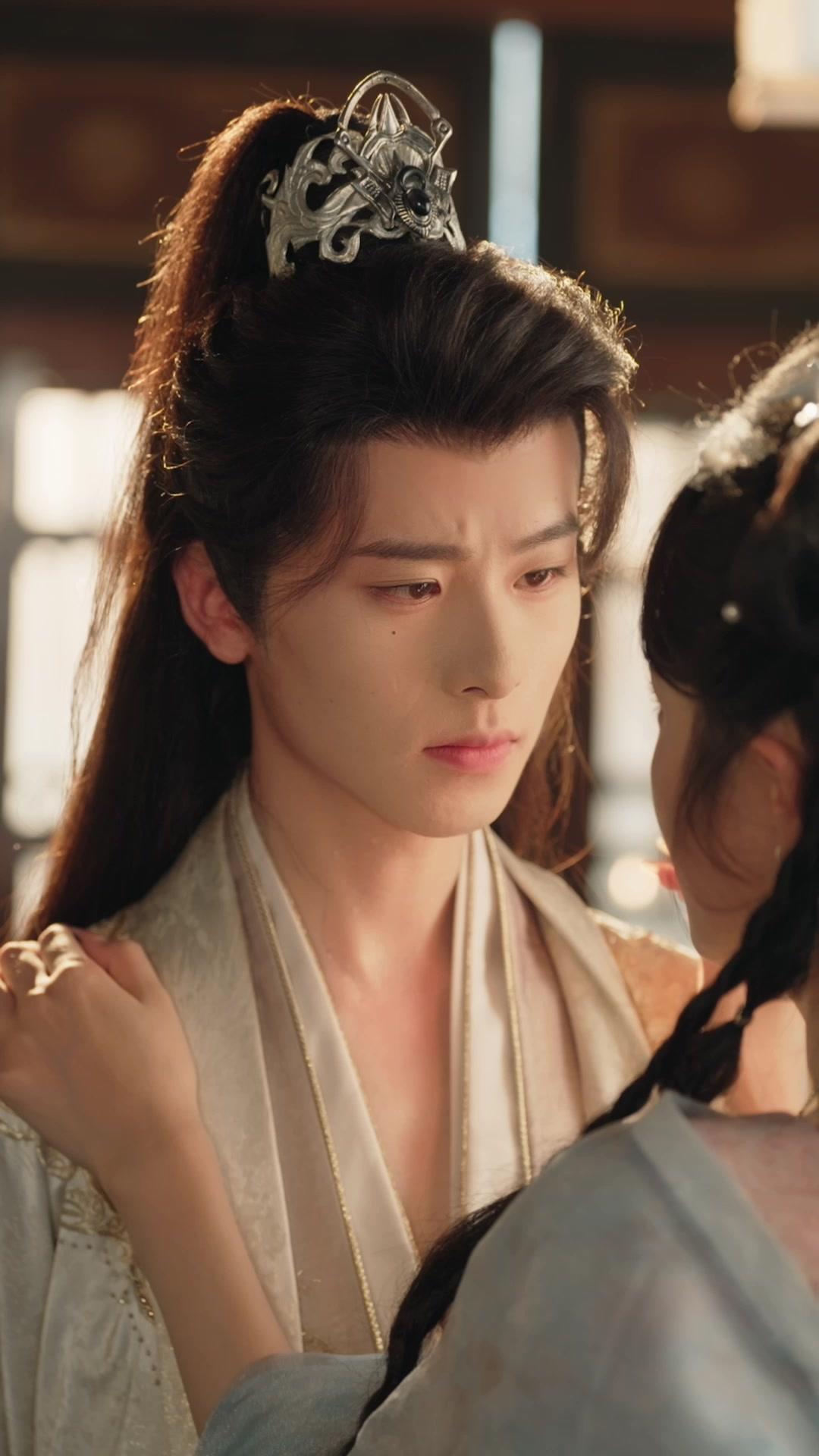 Kaisar, Musuhmu Aneh