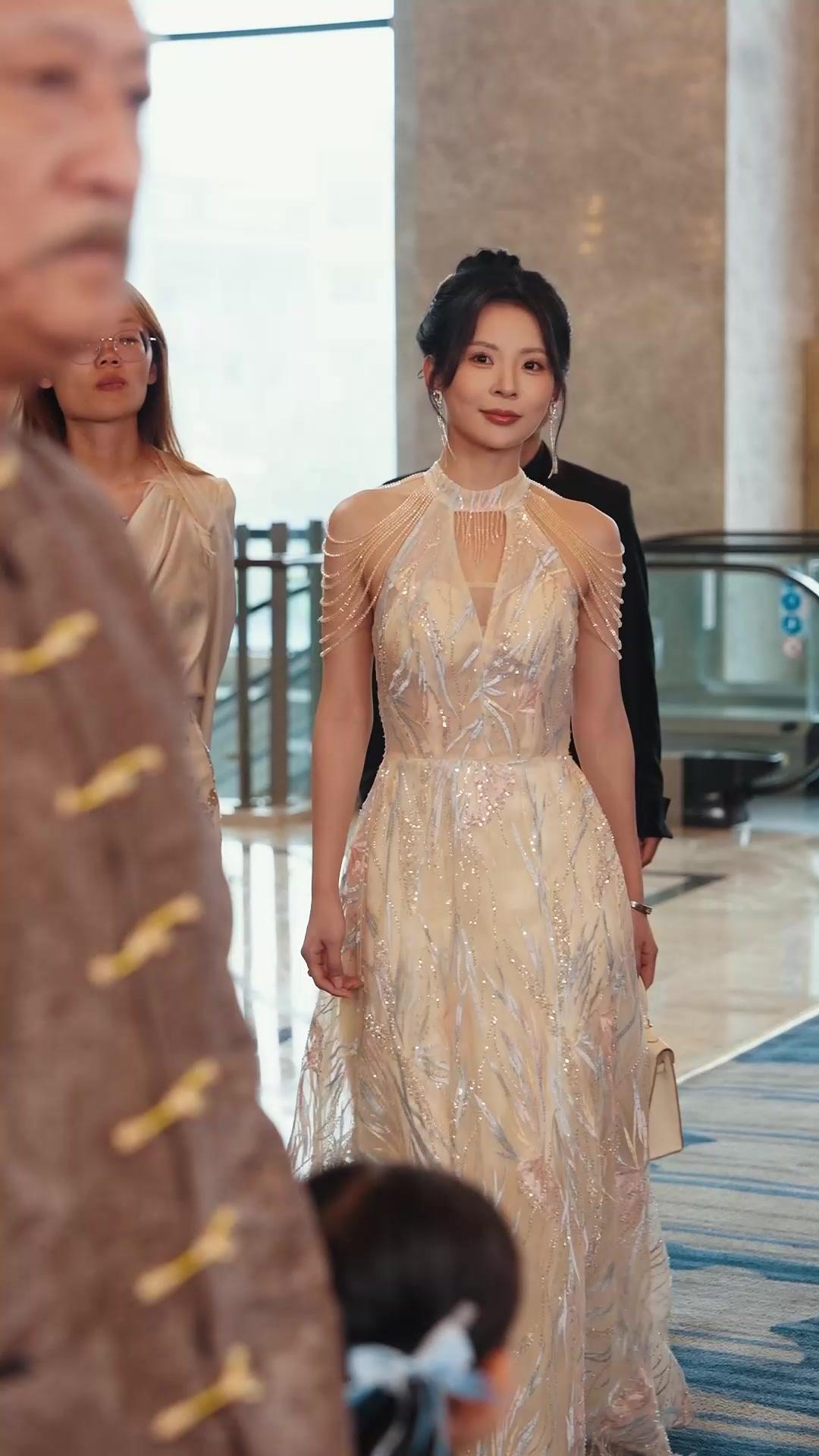 Mortals! Little God of Wealth Is Here!